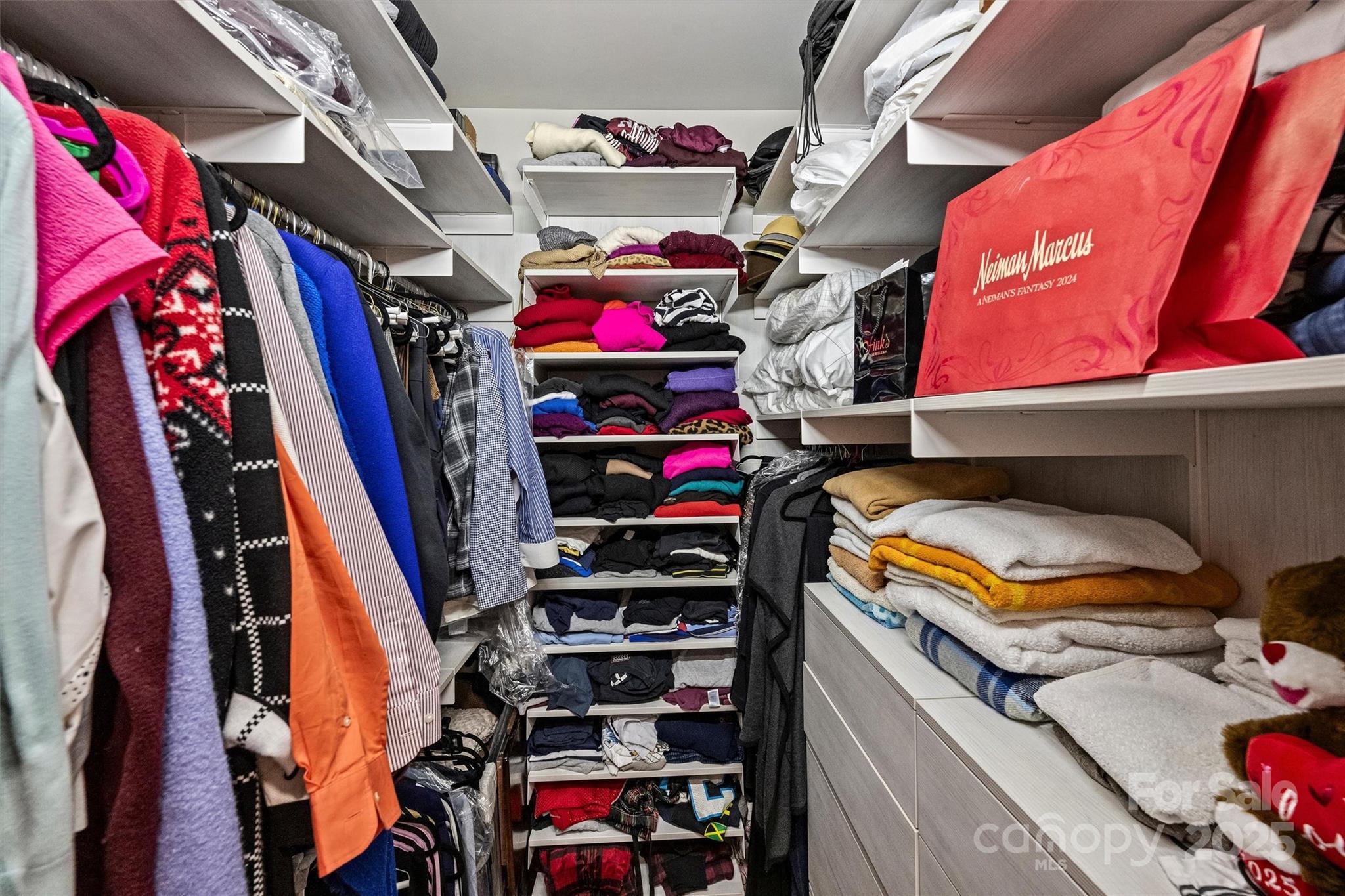 300 W 5th Street Unit: 711