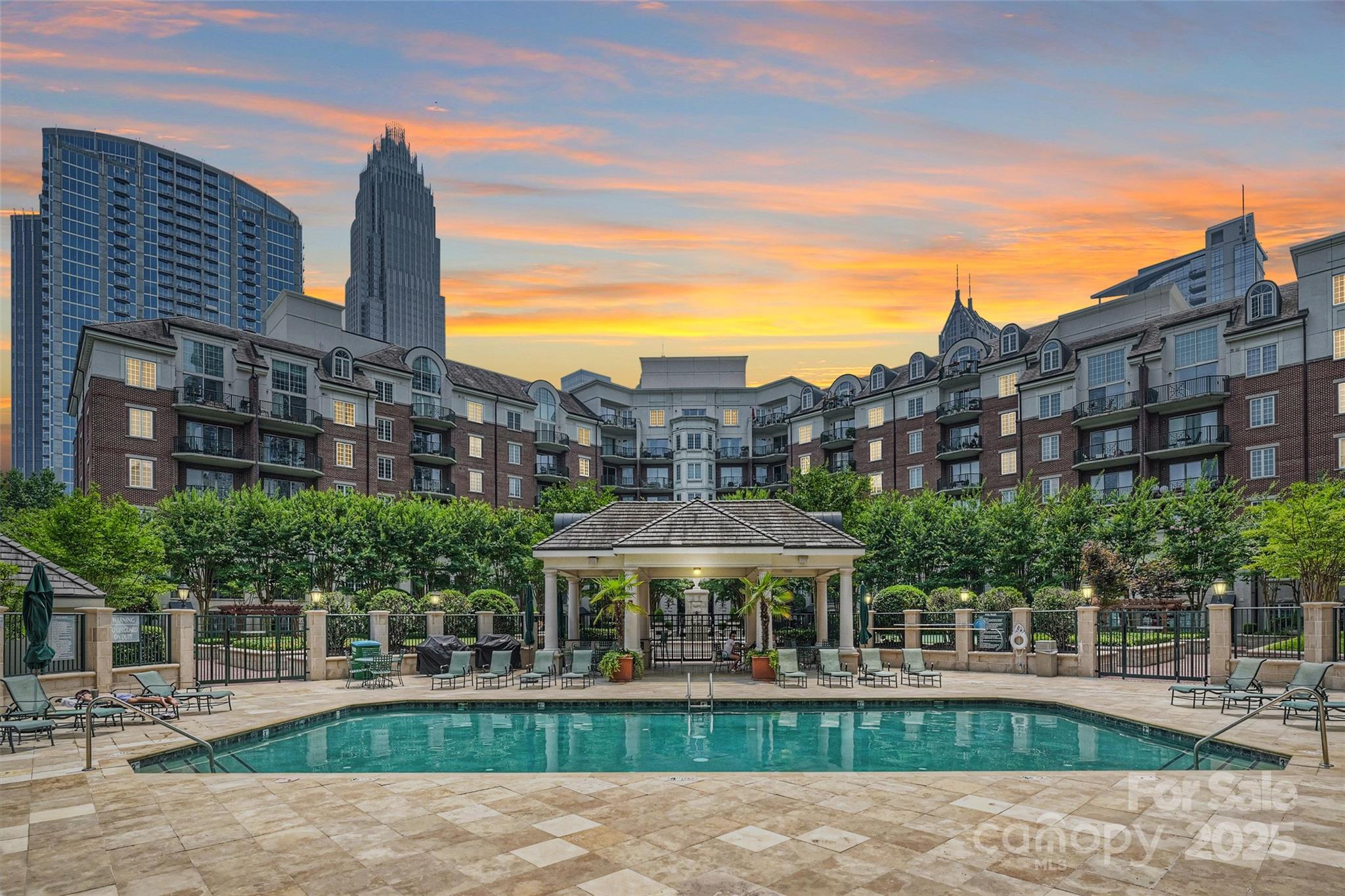 300 W 5th Street Unit: 711