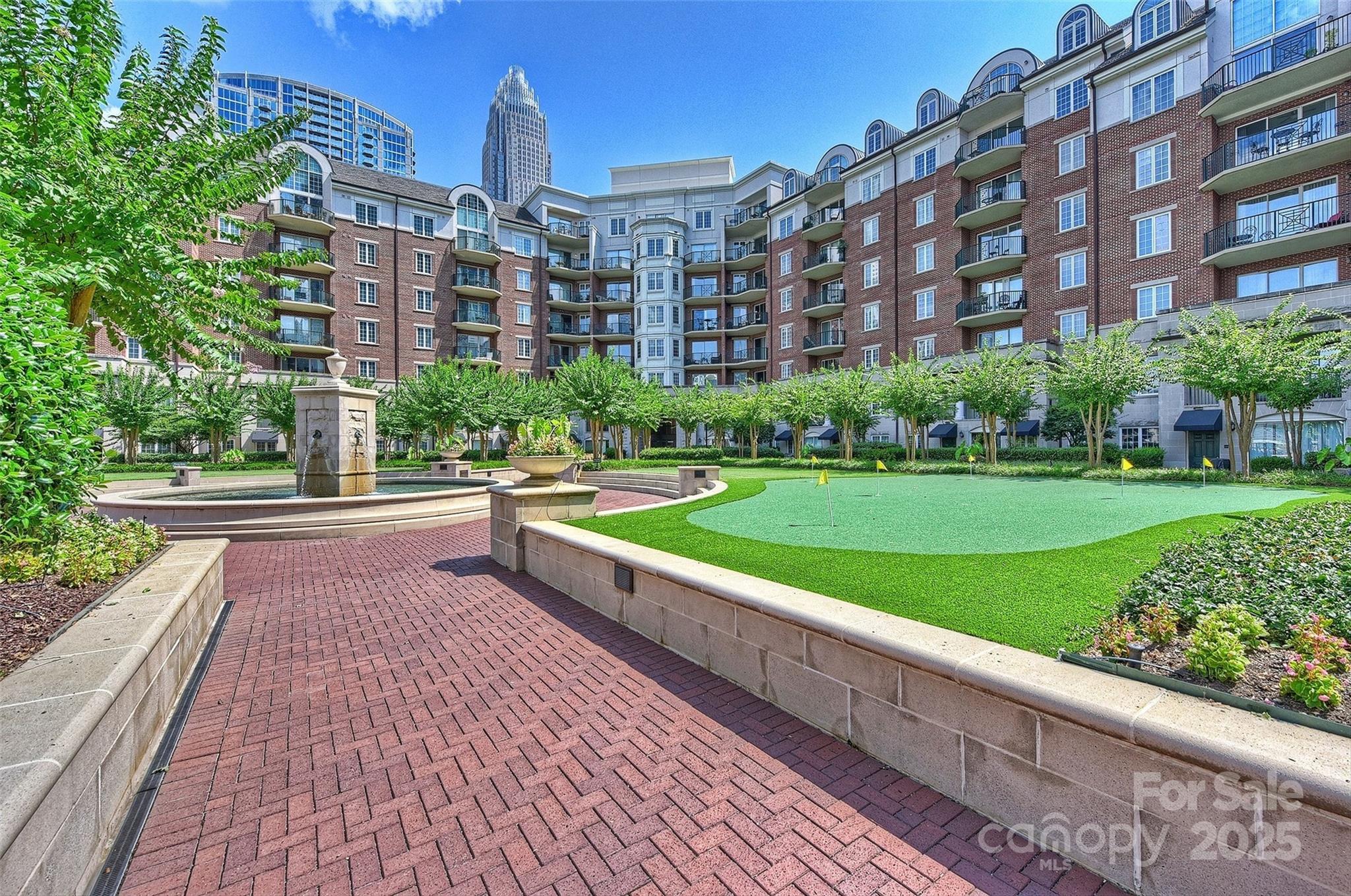 300 W 5th Street Unit: 711