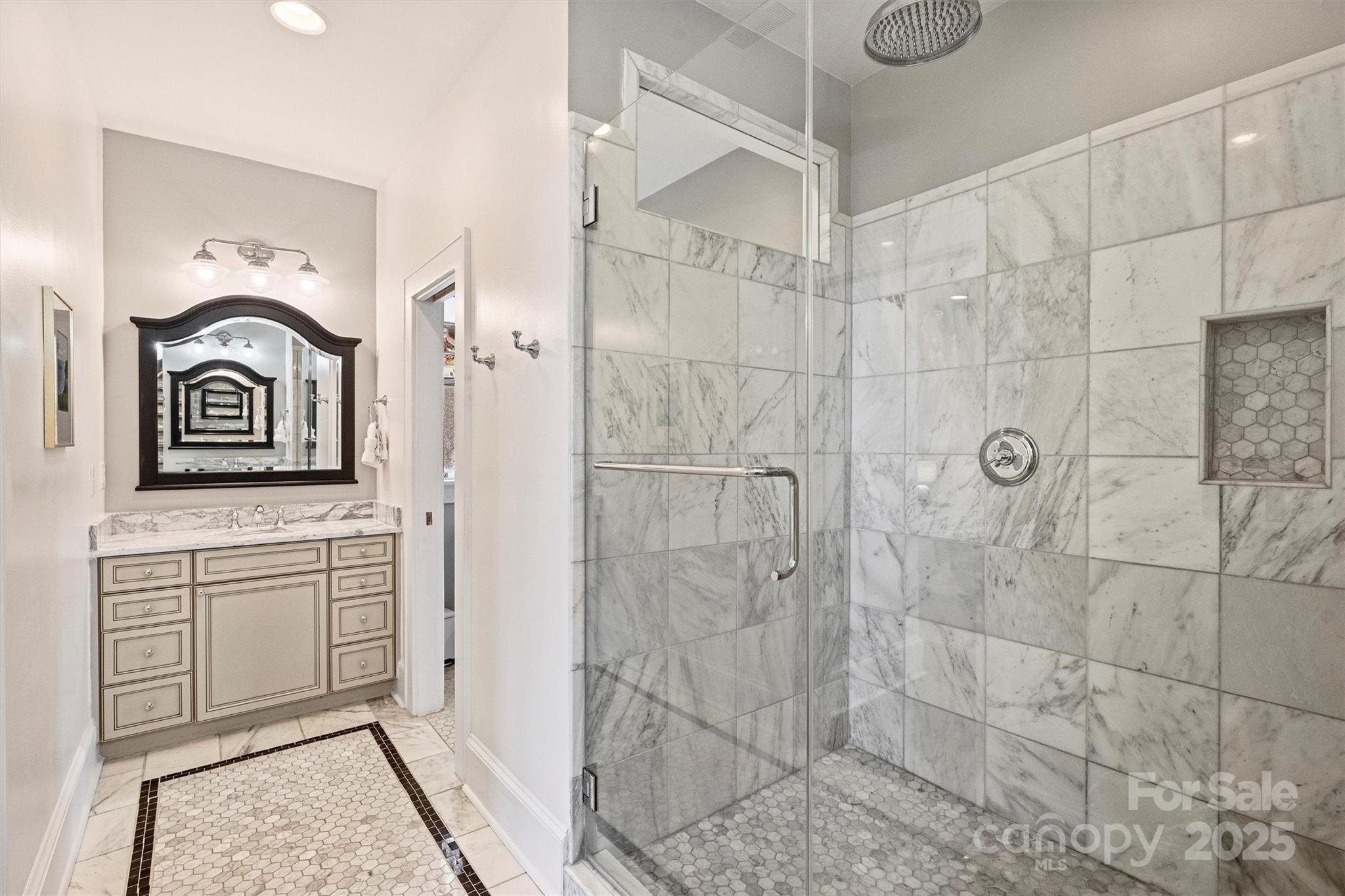 2021 Dilworth Road W