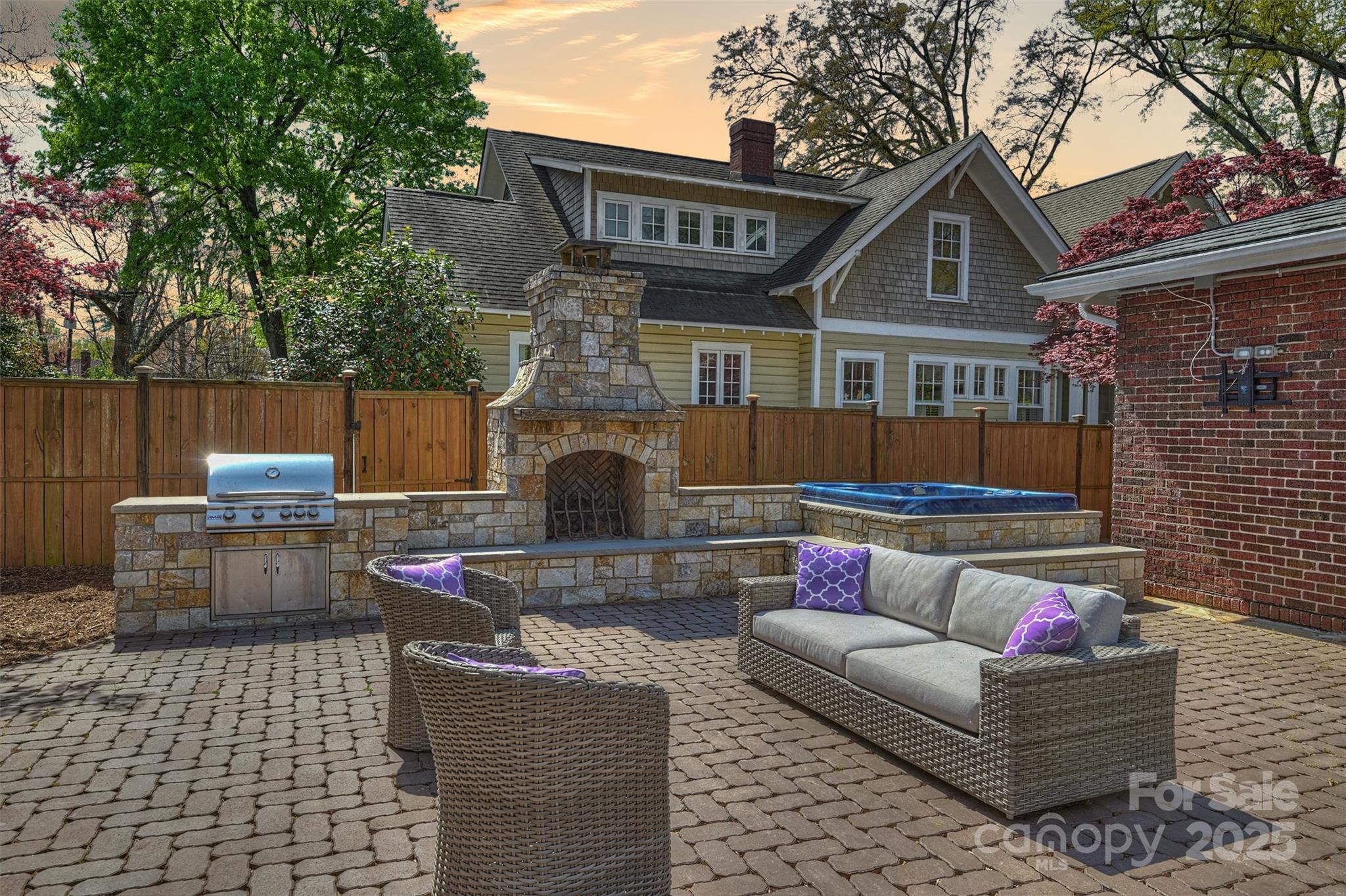 2021 Dilworth Road W