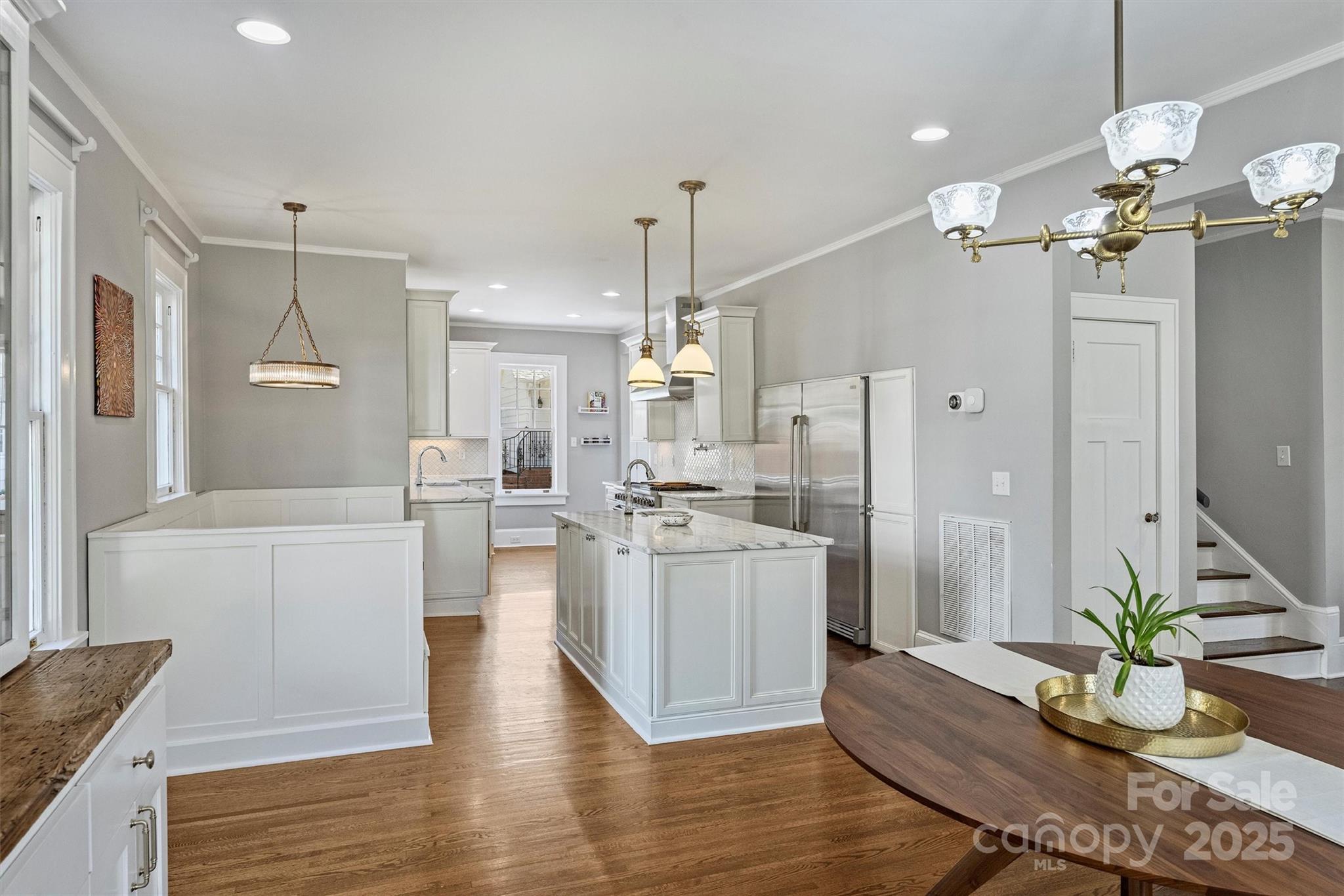 2021 Dilworth Road W