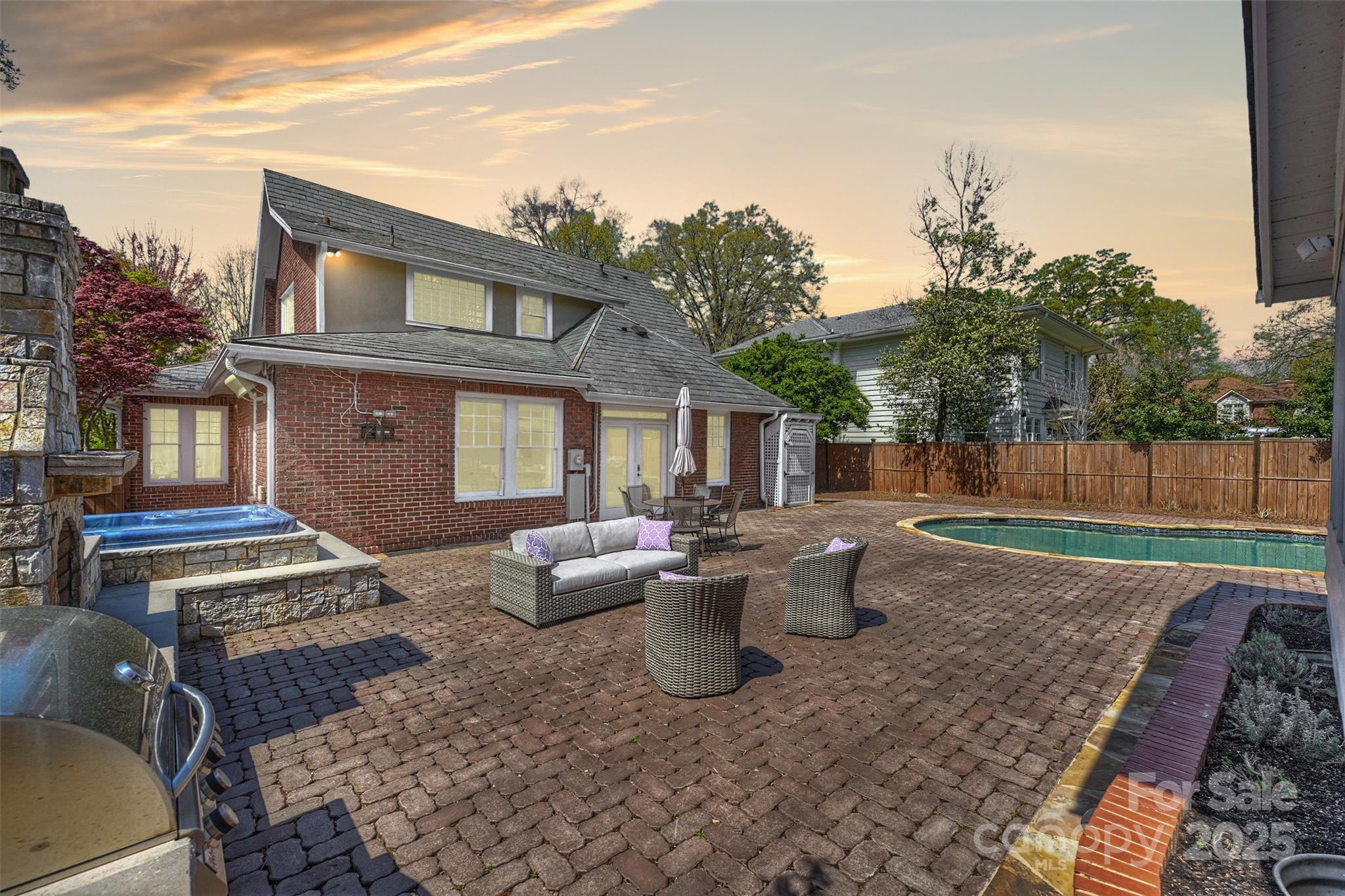 2021 Dilworth Road W