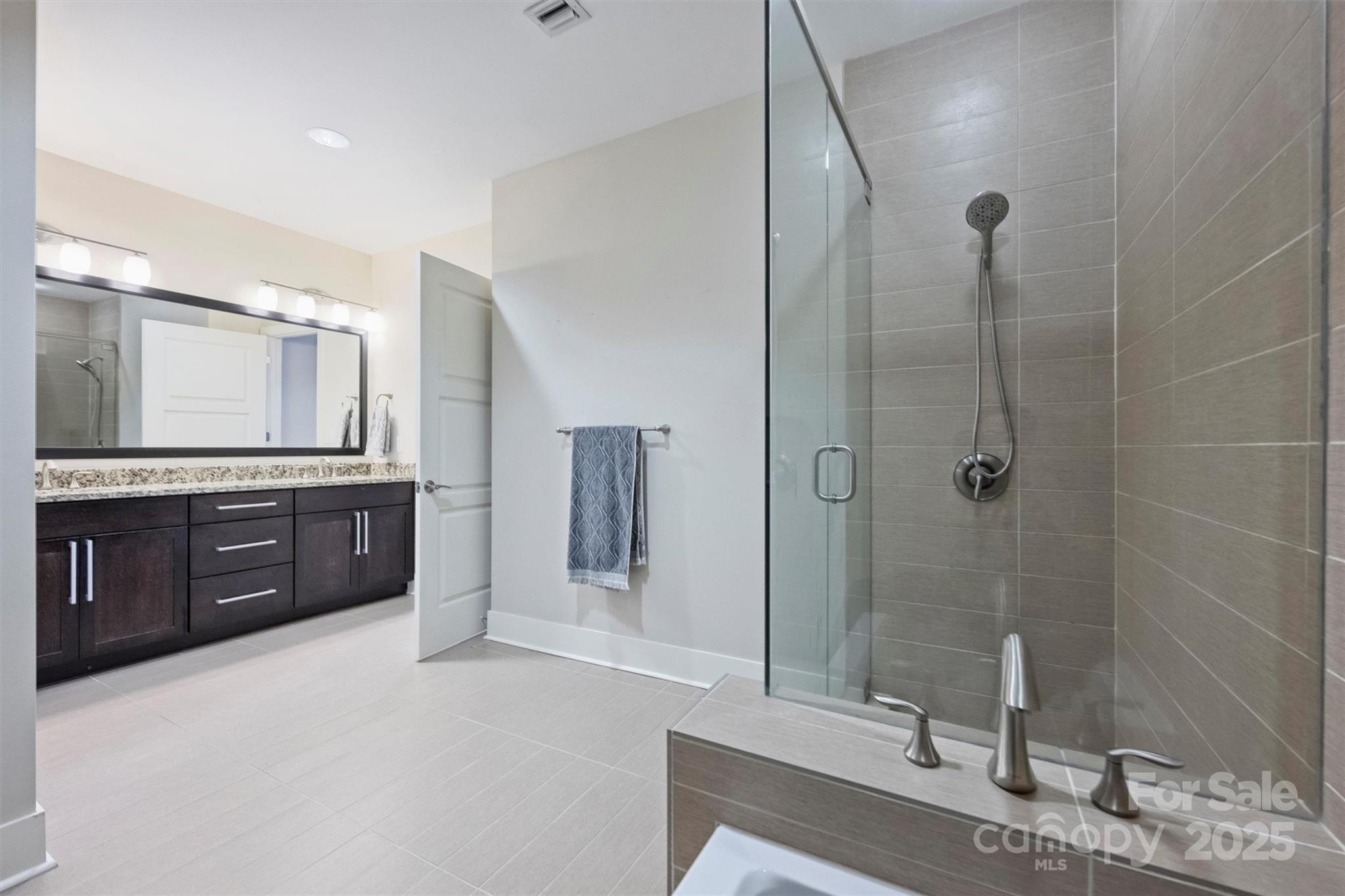 222 S Caldwell Street Unit: 1812