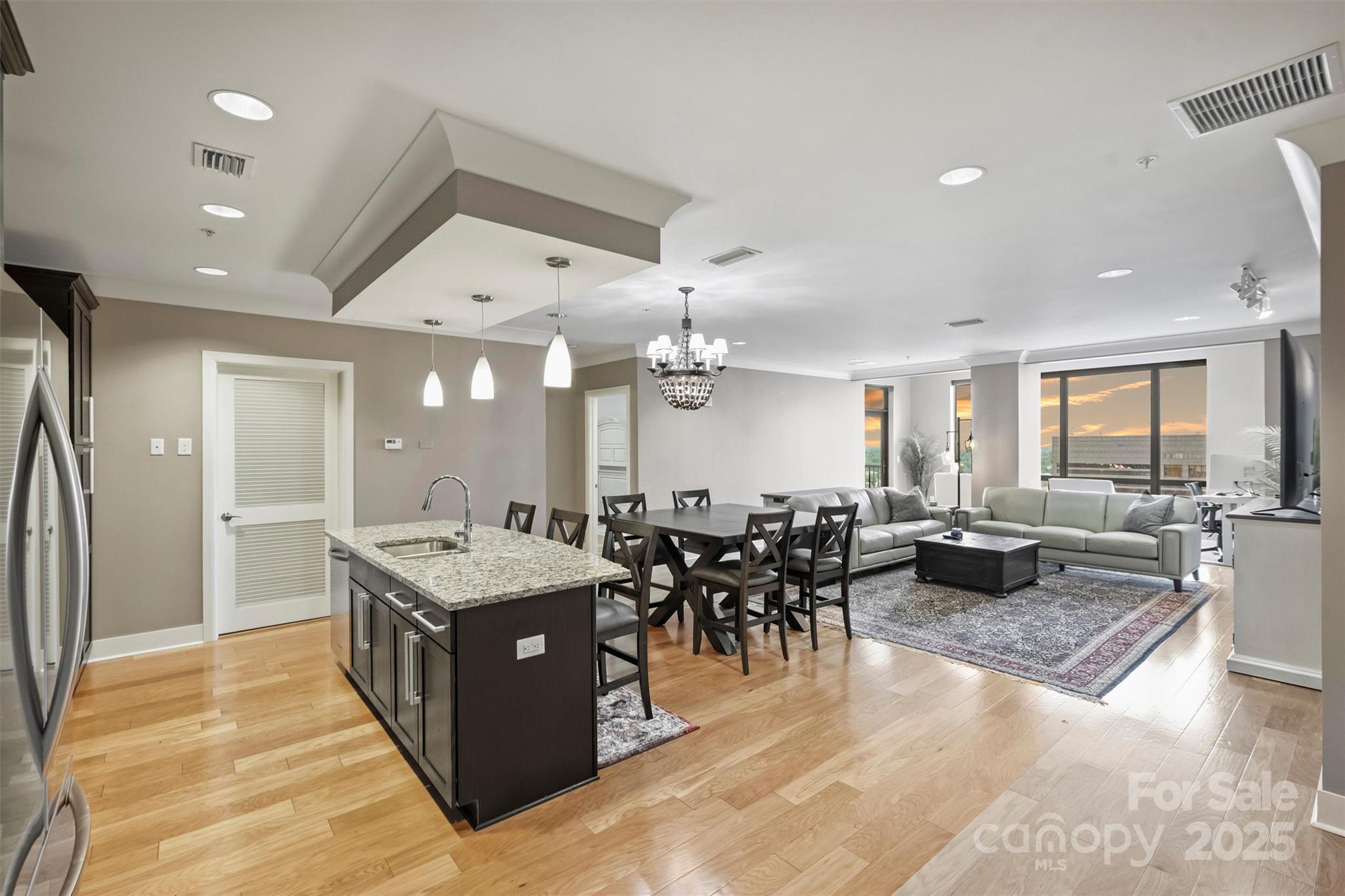 222 S Caldwell Street Unit: 1812