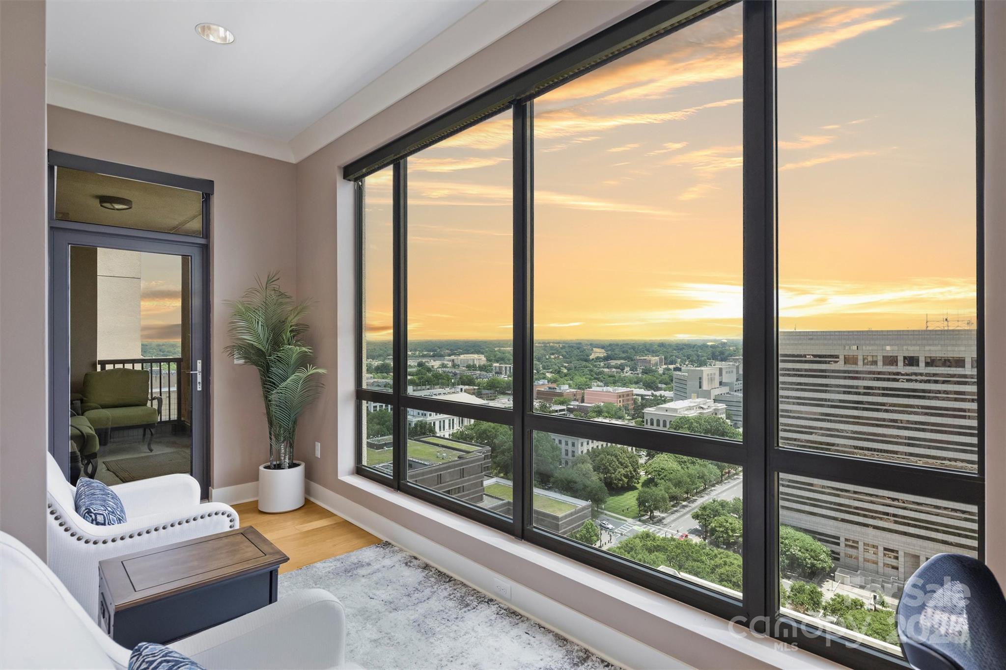 222 S Caldwell Street Unit: 1812