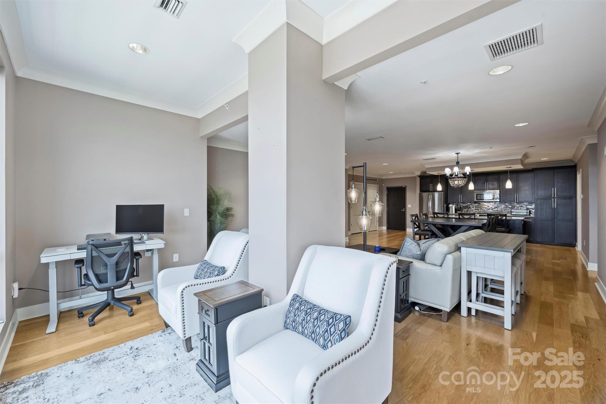 222 S Caldwell Street Unit: 1812