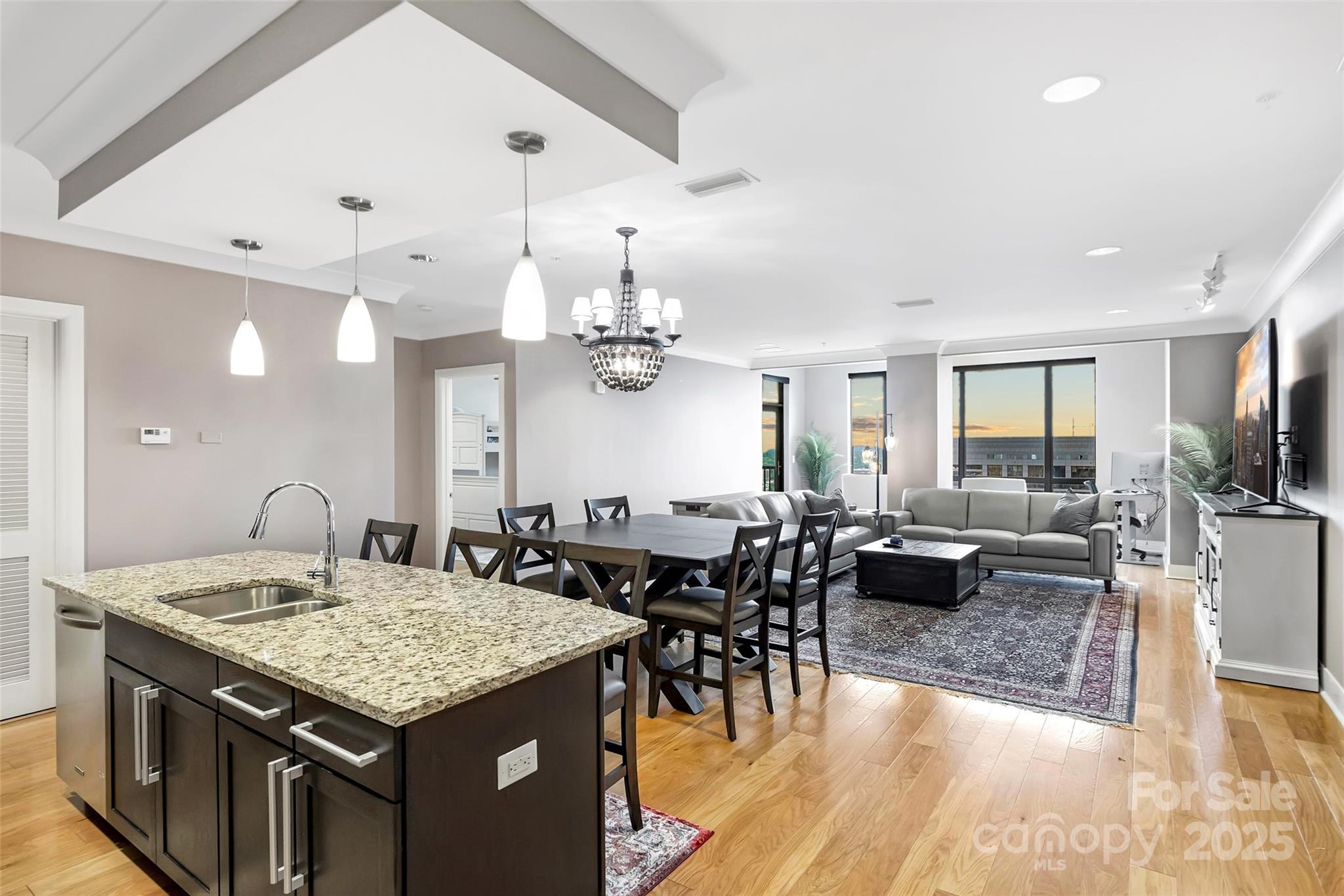 222 S Caldwell Street Unit: 1812