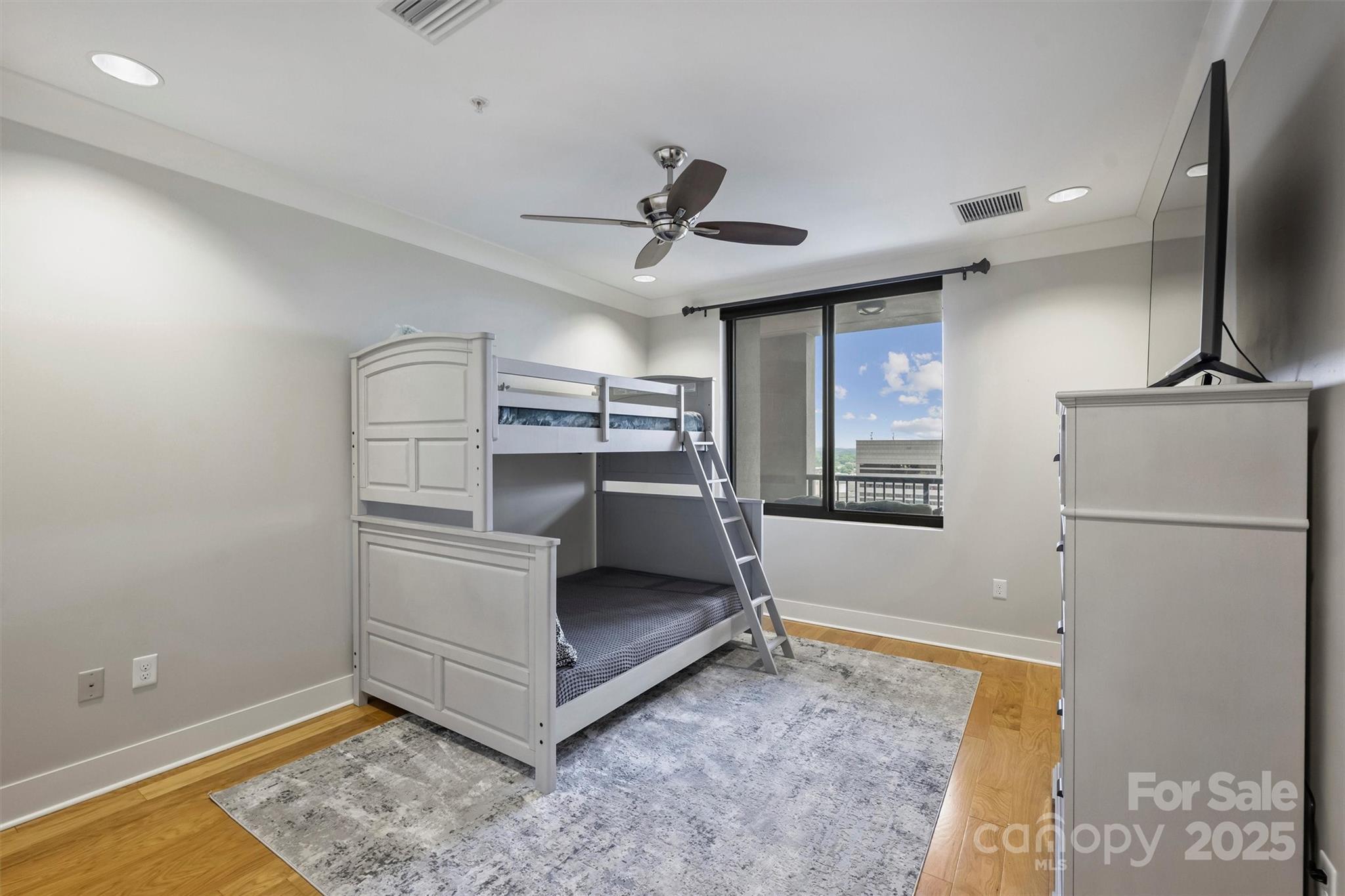 222 S Caldwell Street Unit: 1812