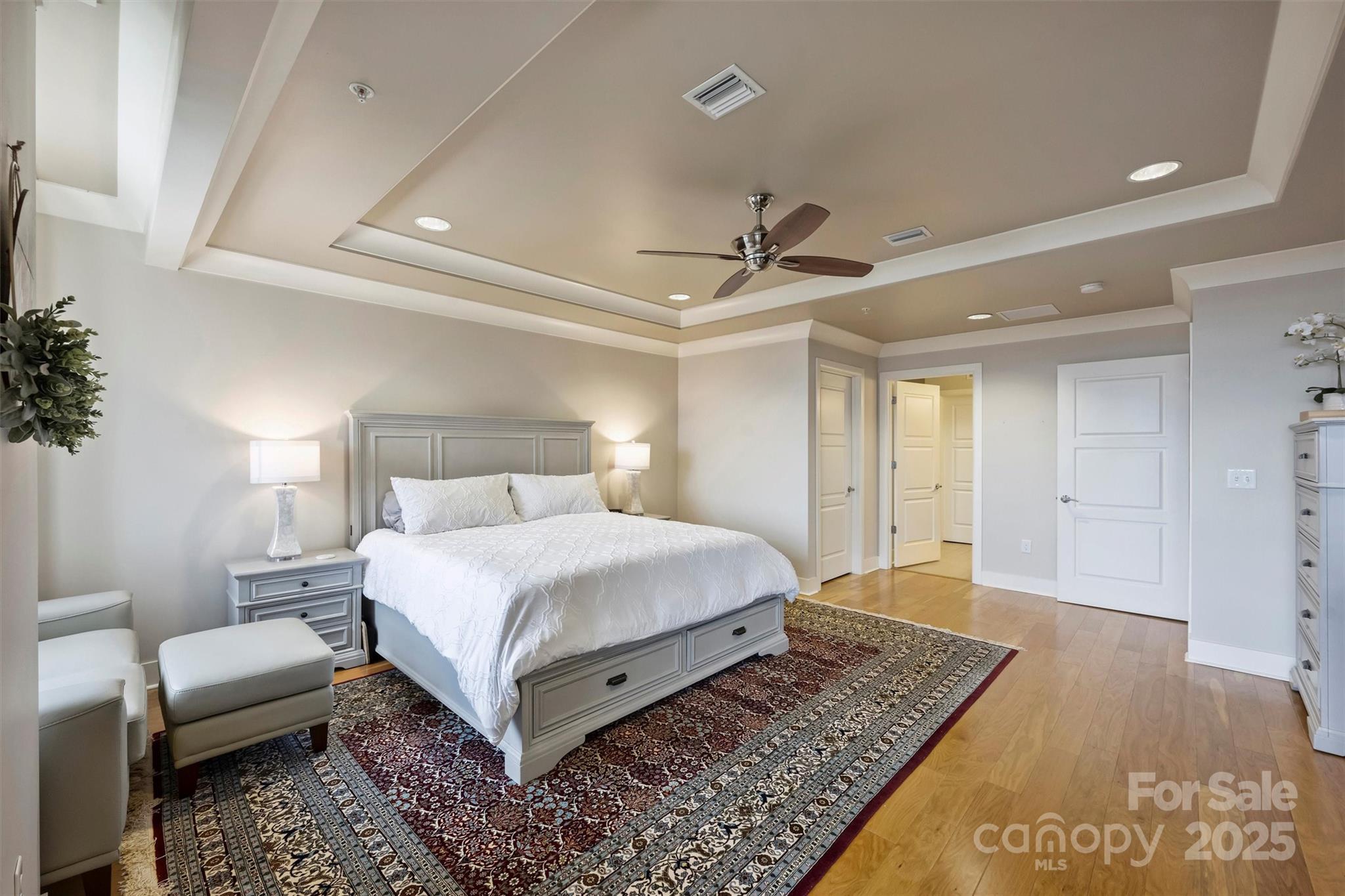 222 S Caldwell Street Unit: 1812