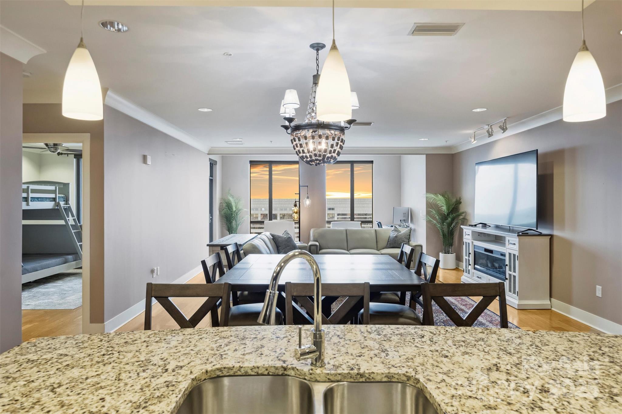 222 S Caldwell Street Unit: 1812