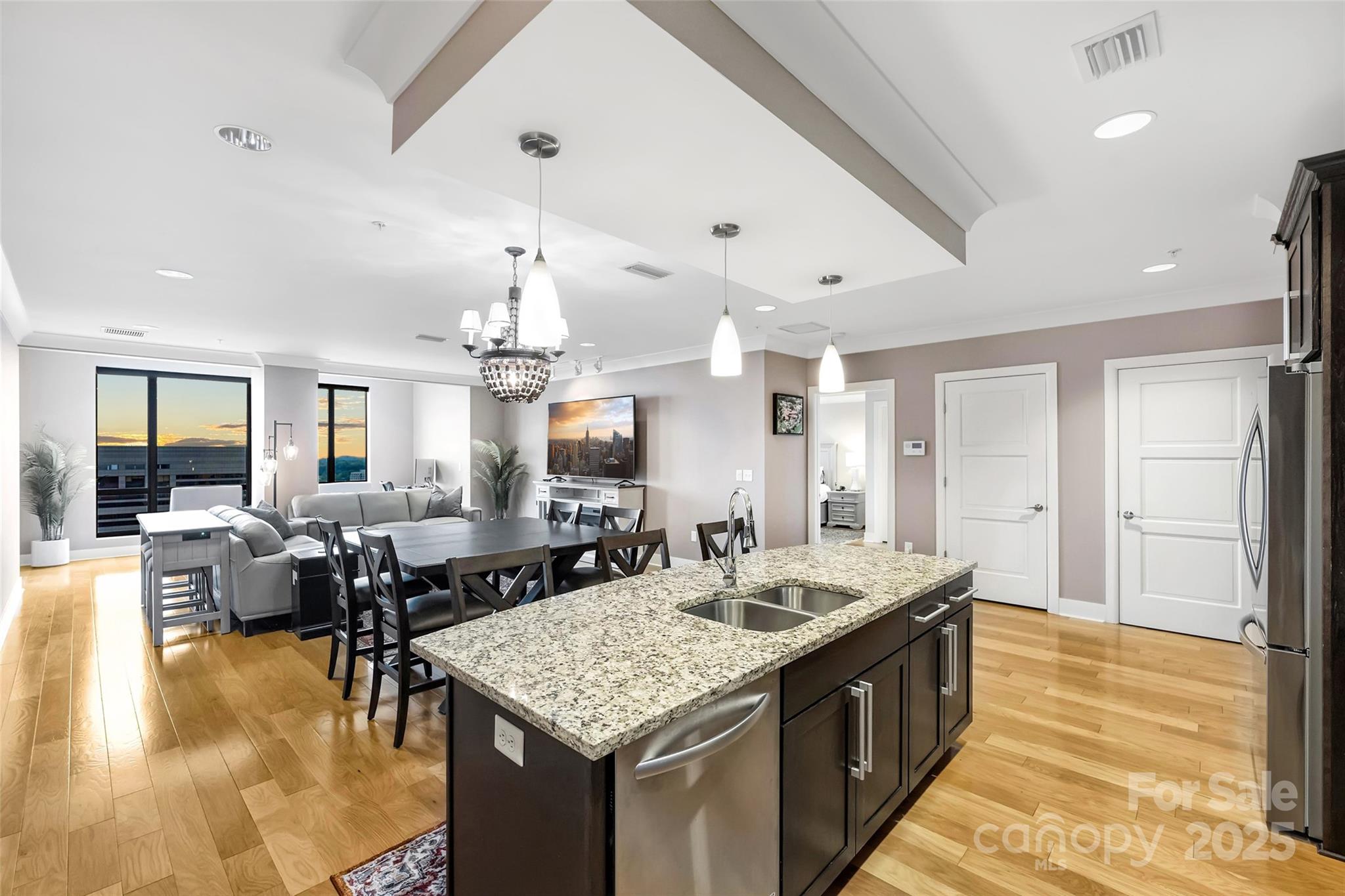 222 S Caldwell Street Unit: 1812