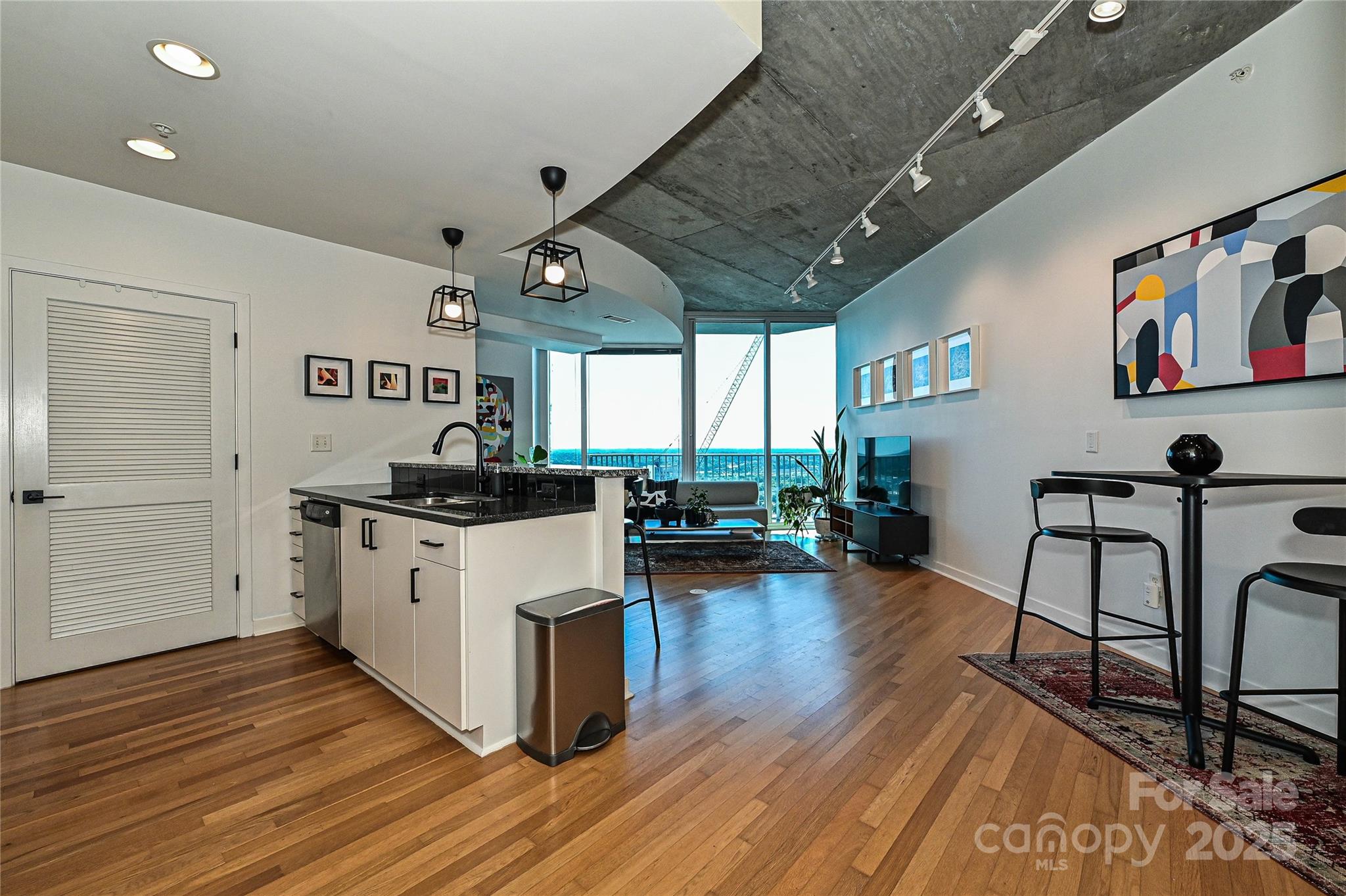 210 N Church Street Unit: 2013