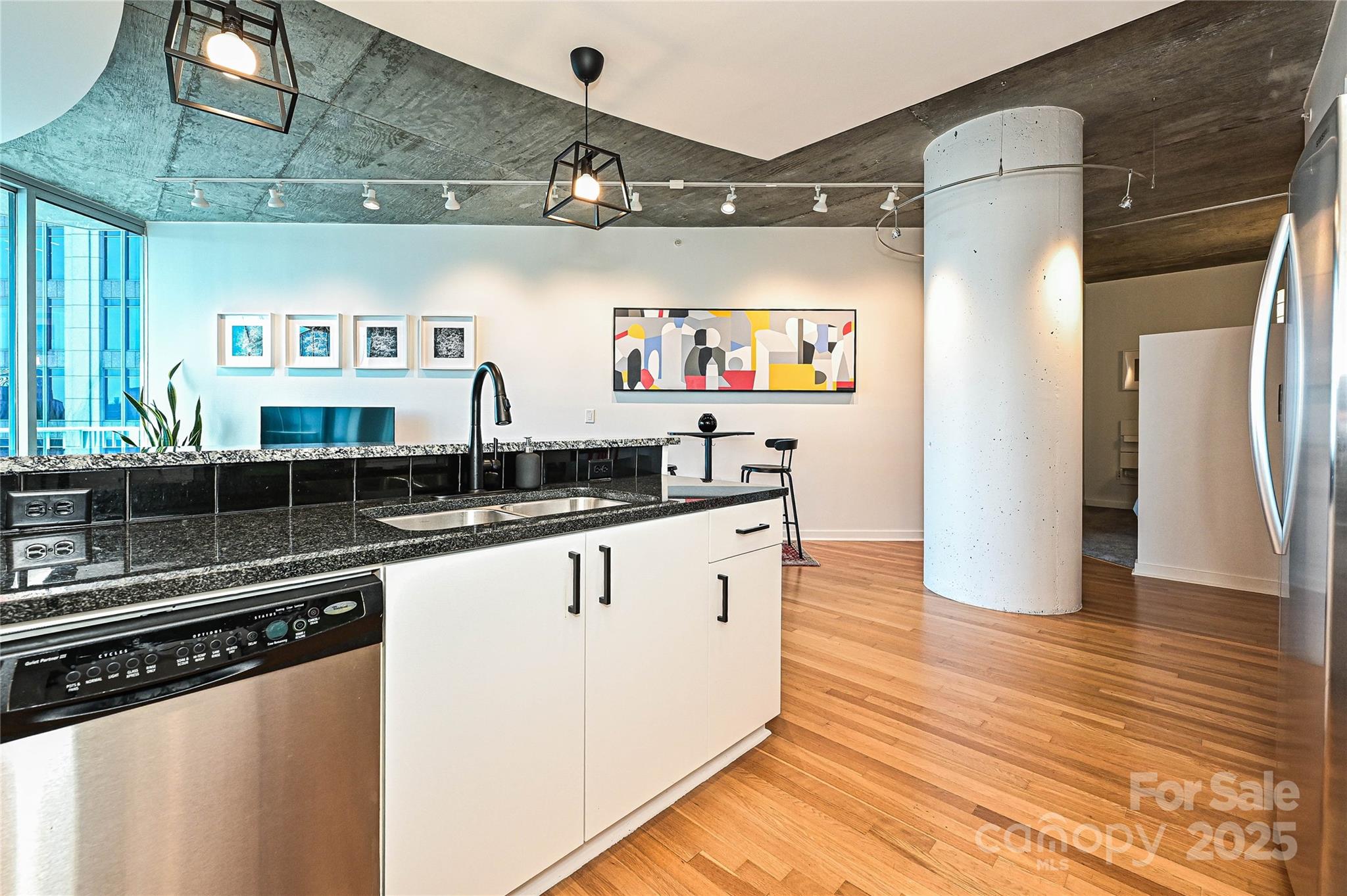 210 N Church Street Unit: 2013