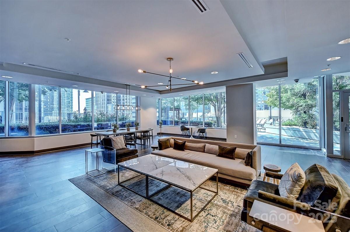 210 N Church Street Unit: 2013