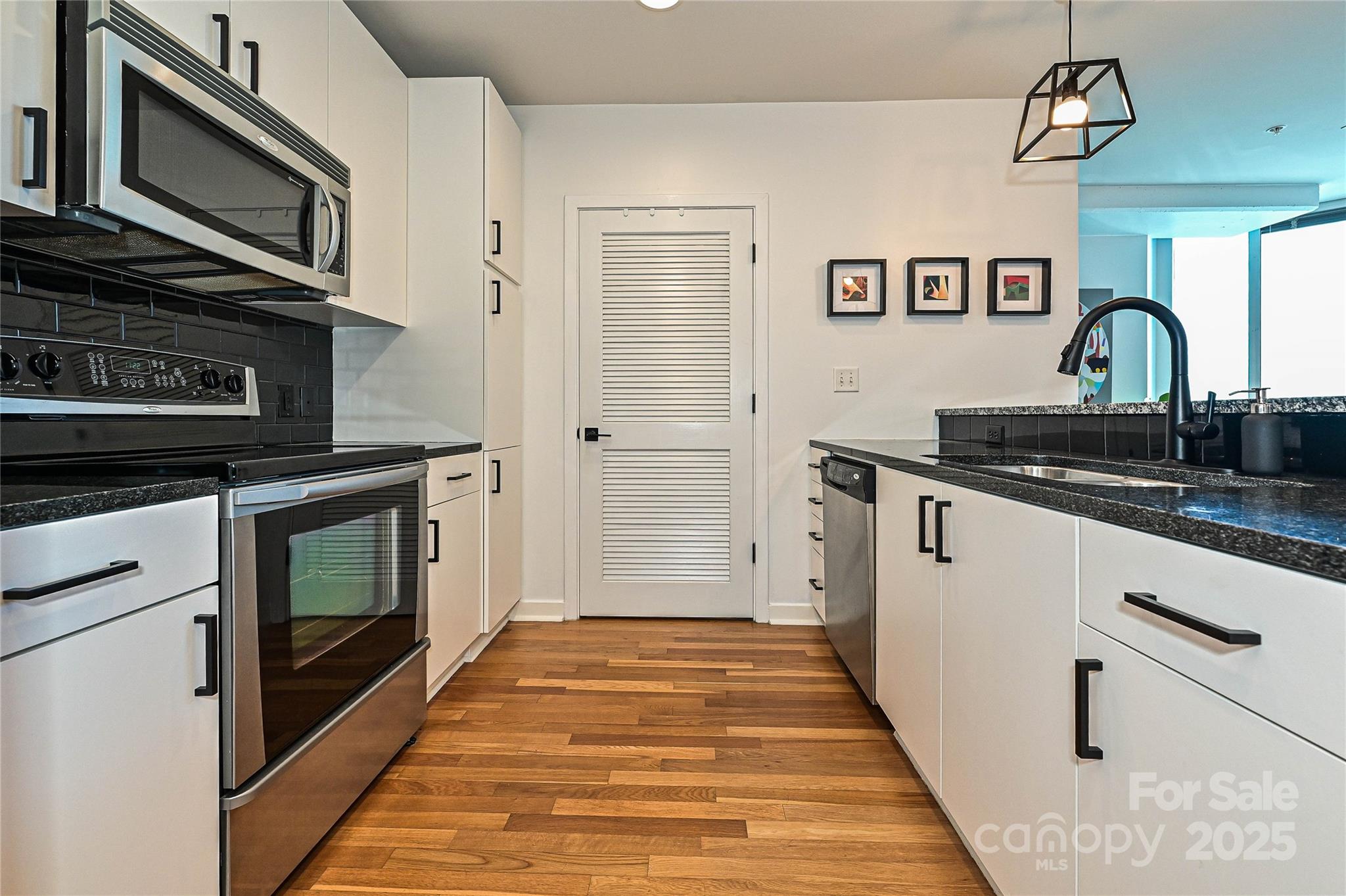 210 N Church Street Unit: 2013