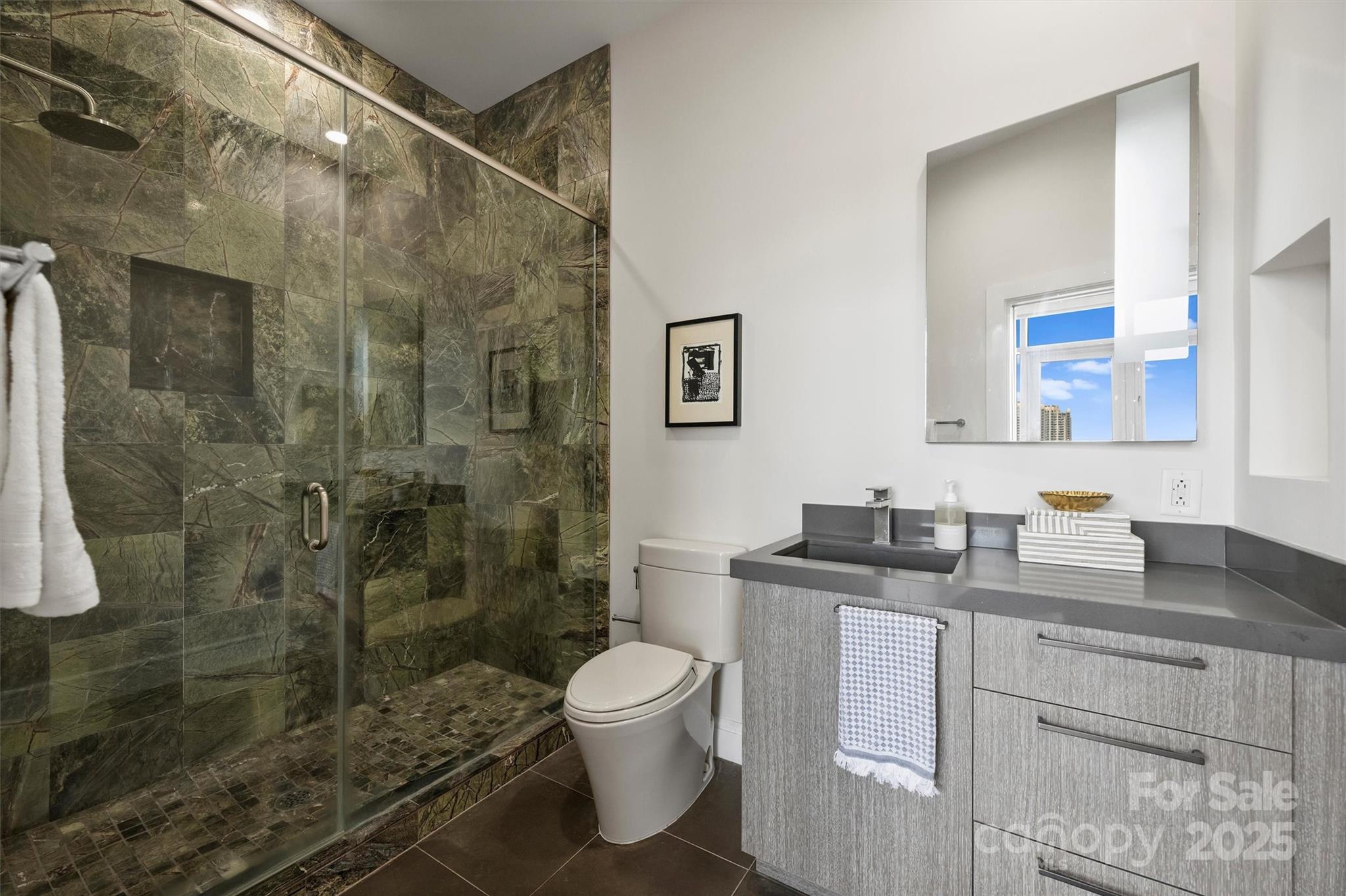 333 W Trade Street Unit: 700