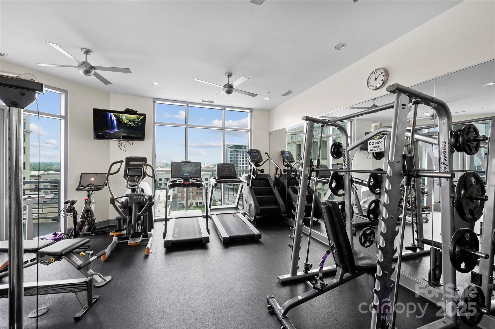 333 W Trade Street Unit: 700