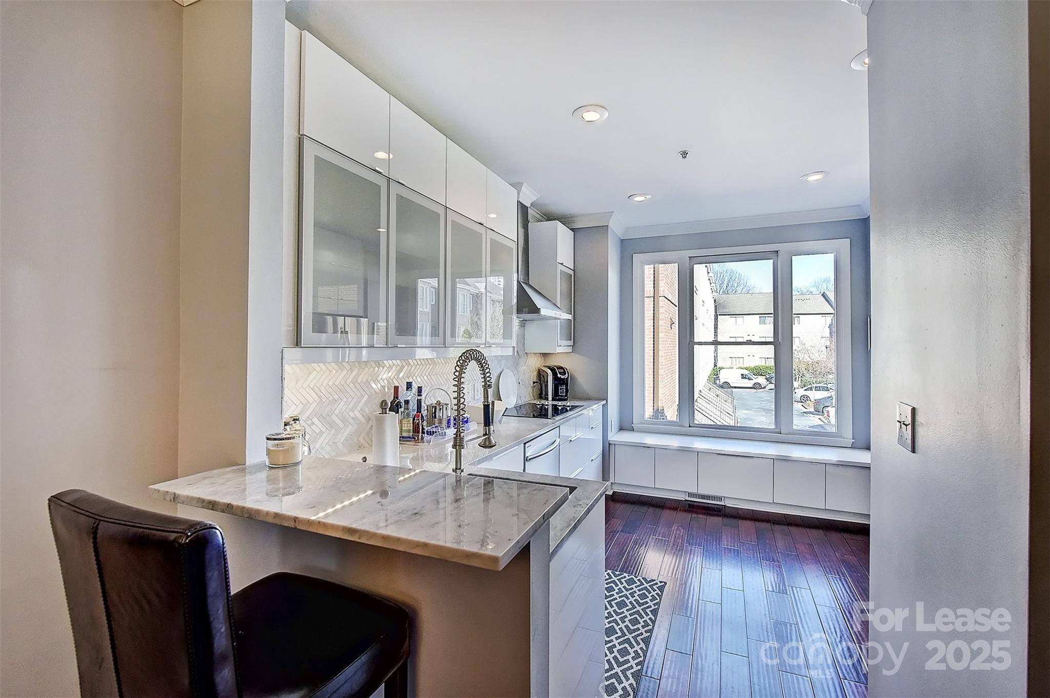343 W 7th Street