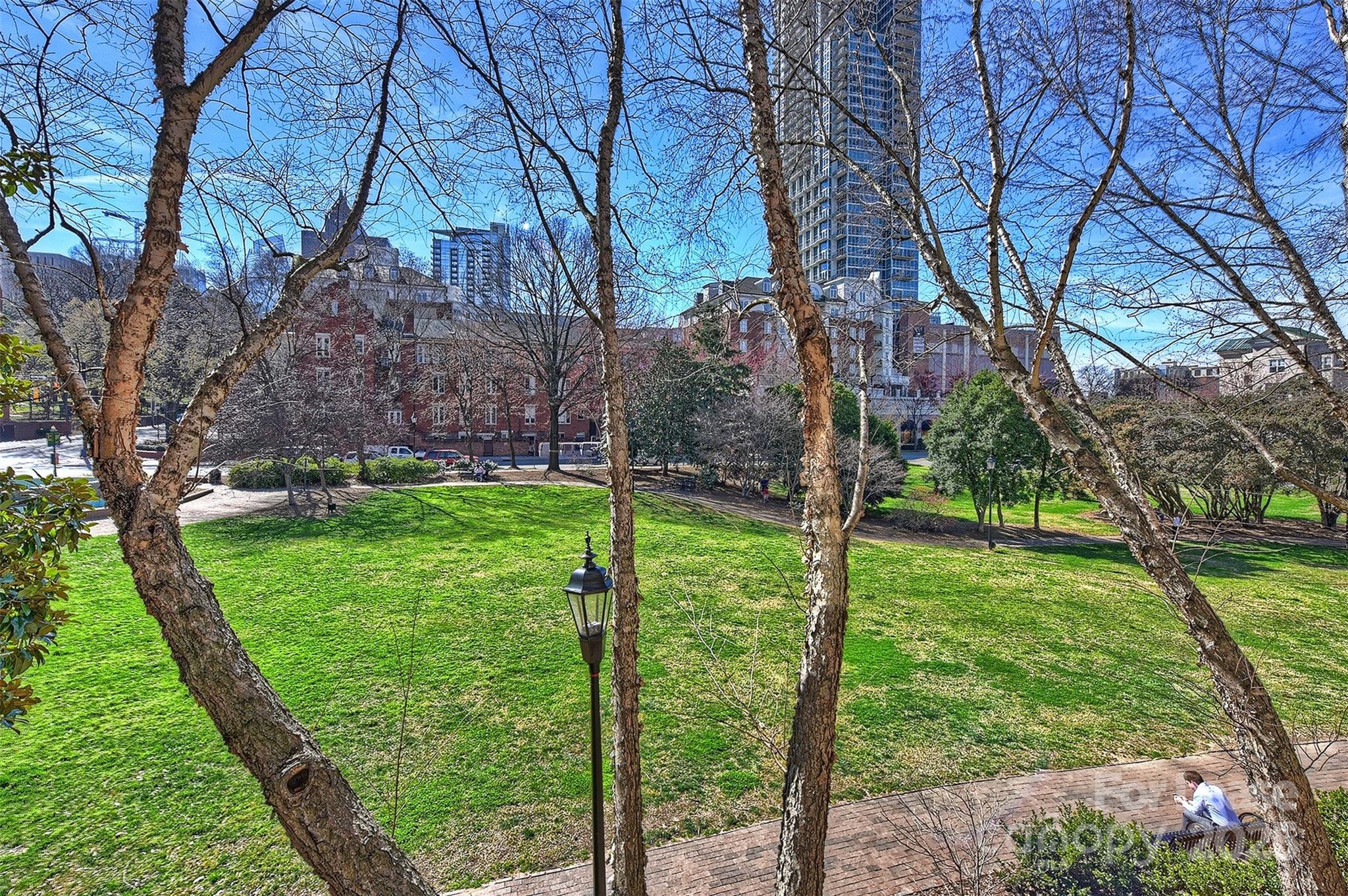 343 W 7th Street