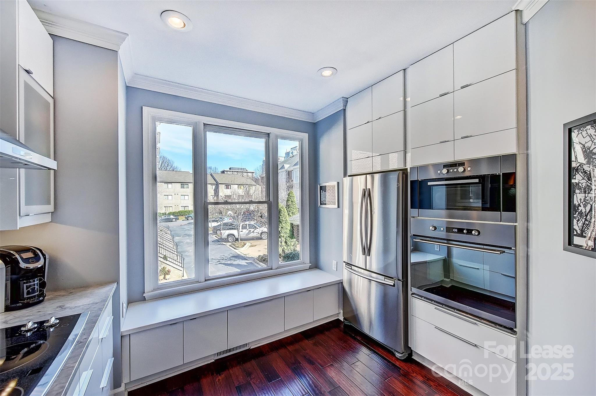 343 W 7th Street