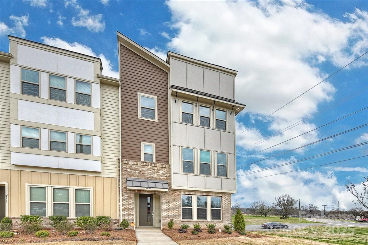 2635 Statesville Avenue