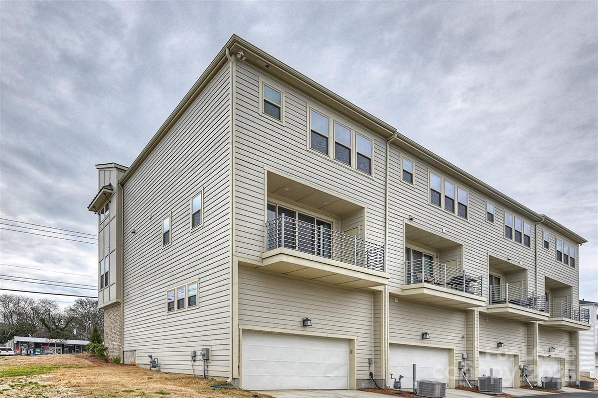 2635 Statesville Avenue