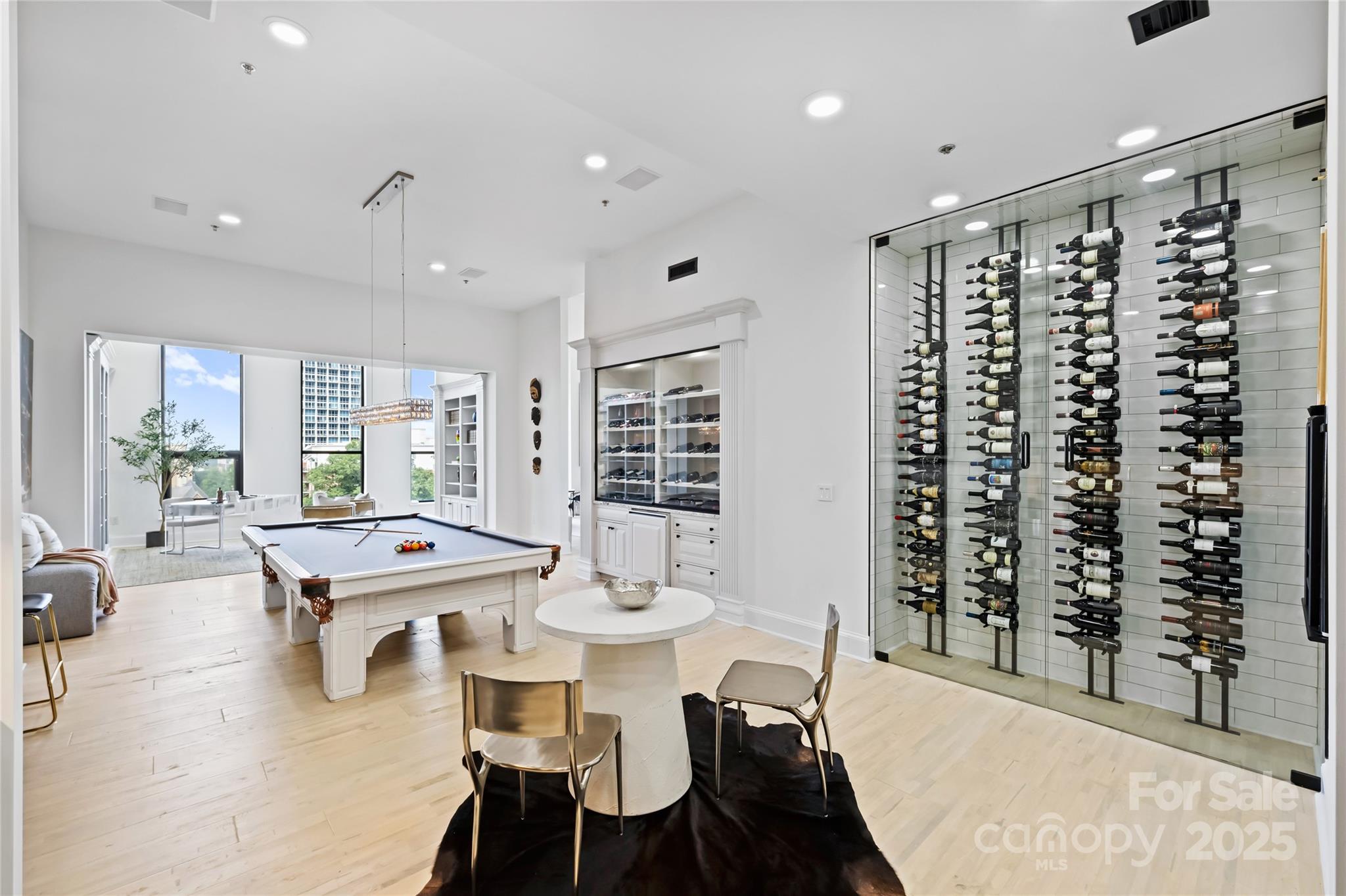 127 N Tryon Street Unit: 615