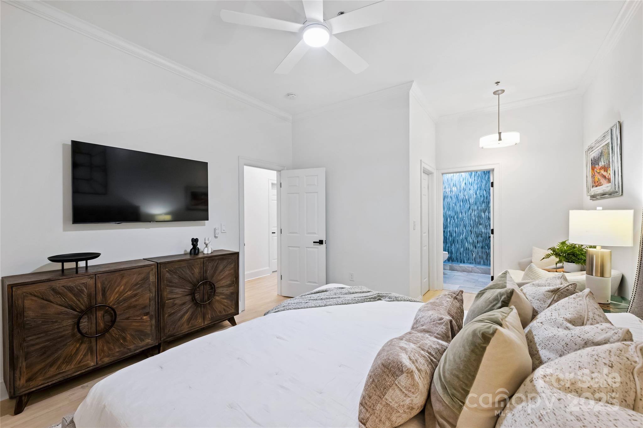 127 N Tryon Street Unit: 615