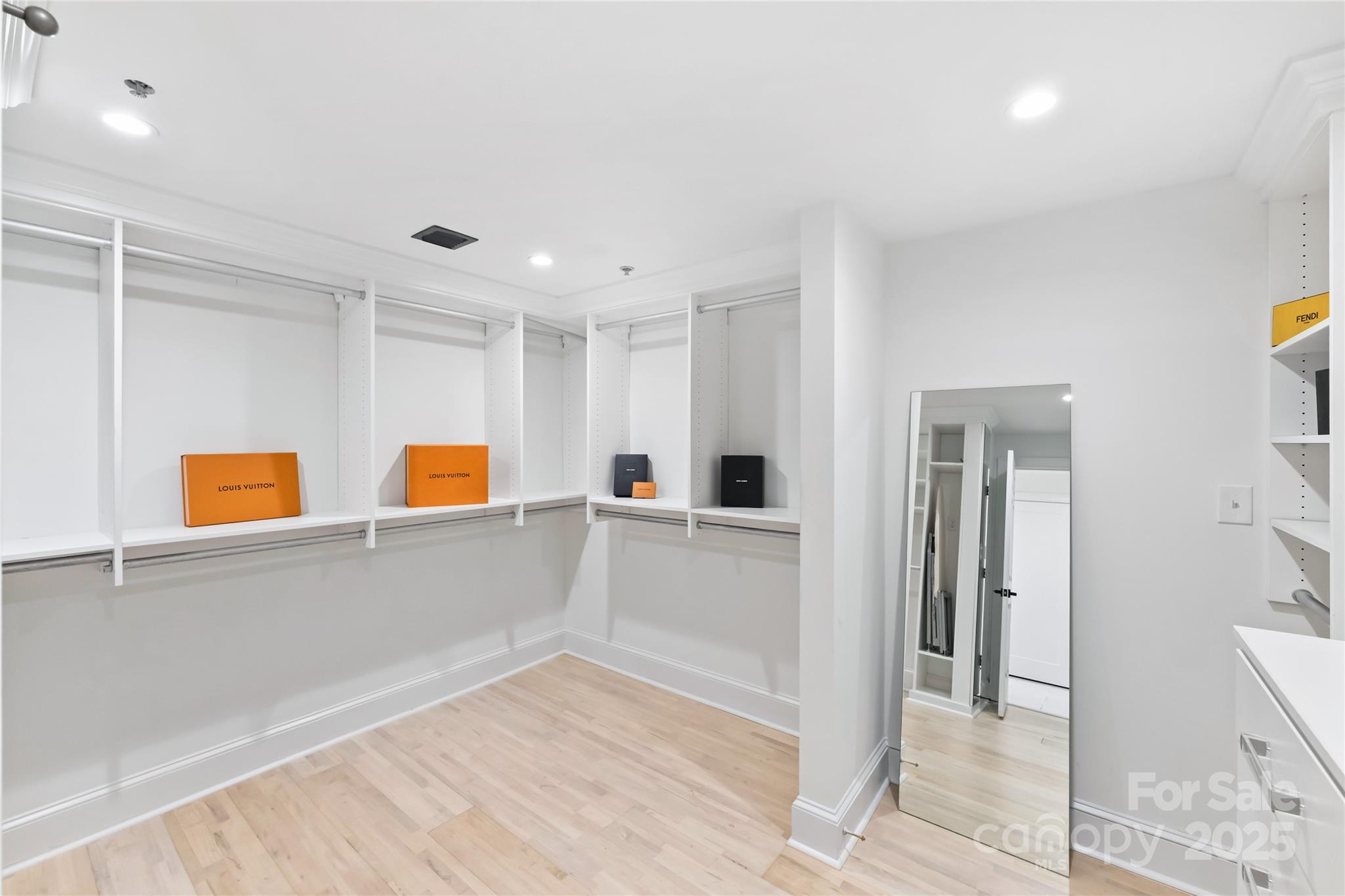 127 N Tryon Street Unit: 615