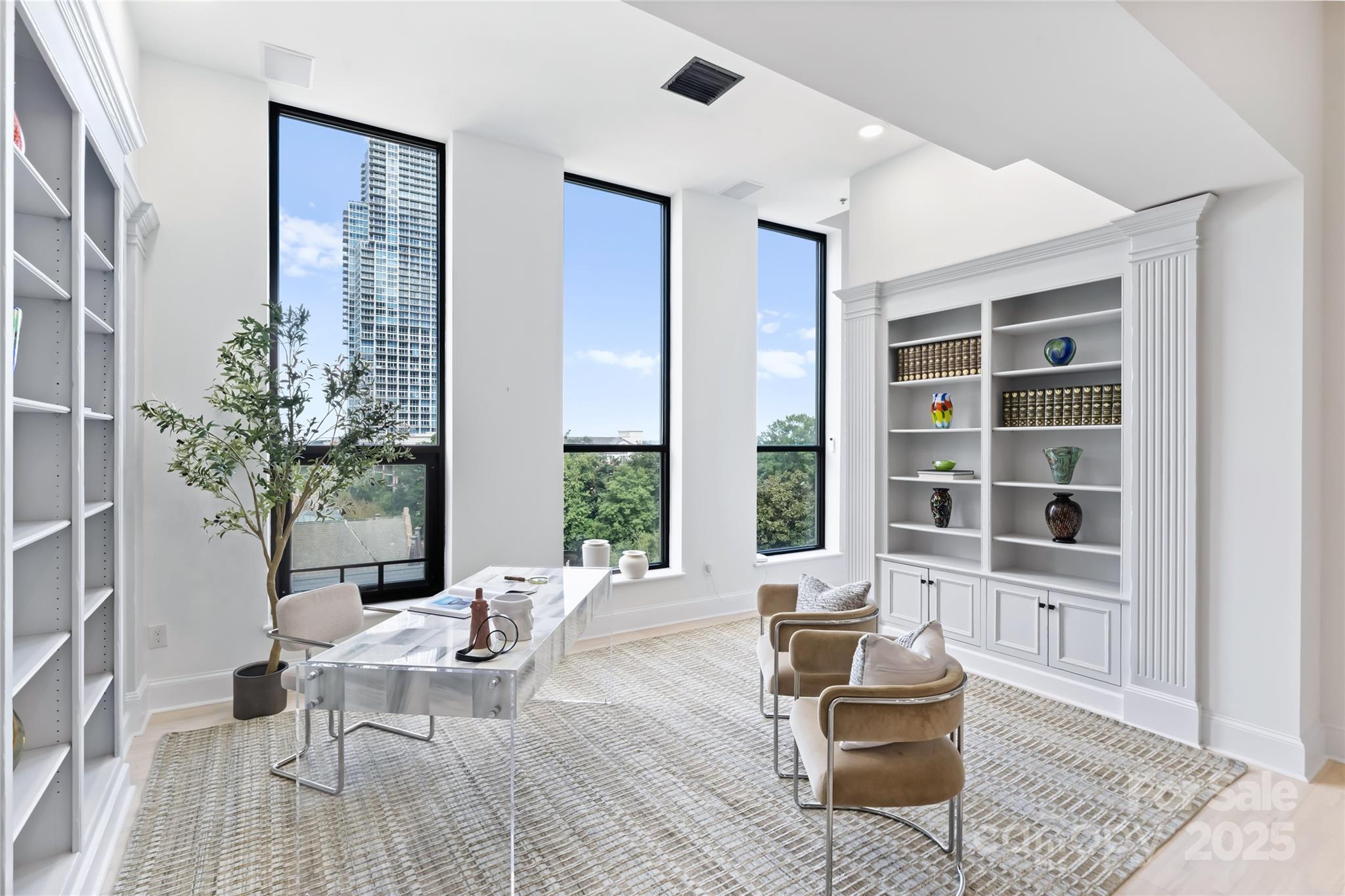 127 N Tryon Street Unit: 615