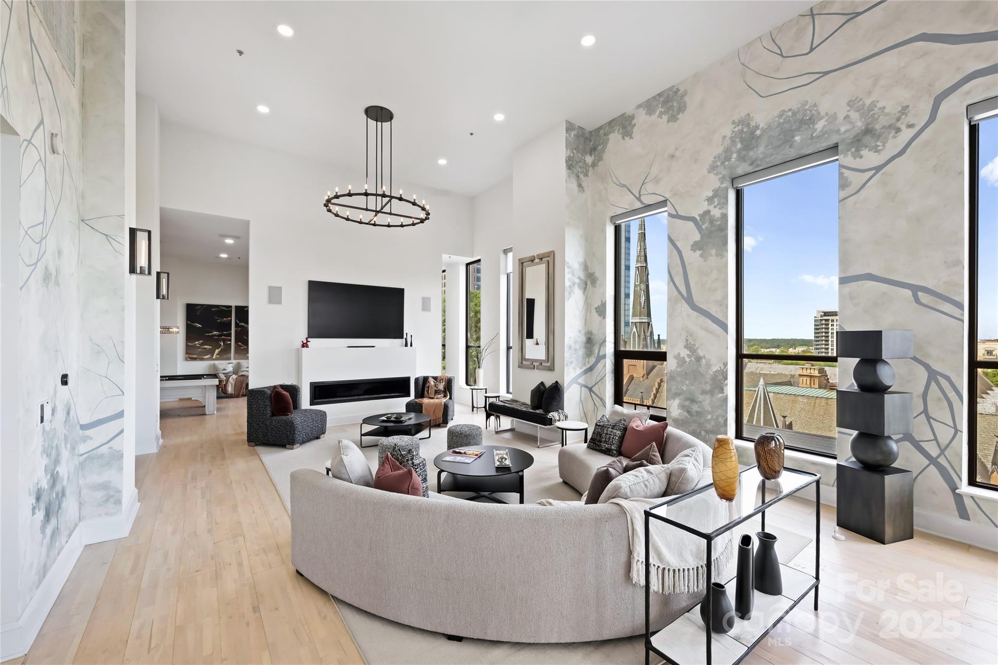 127 N Tryon Street Unit: 615