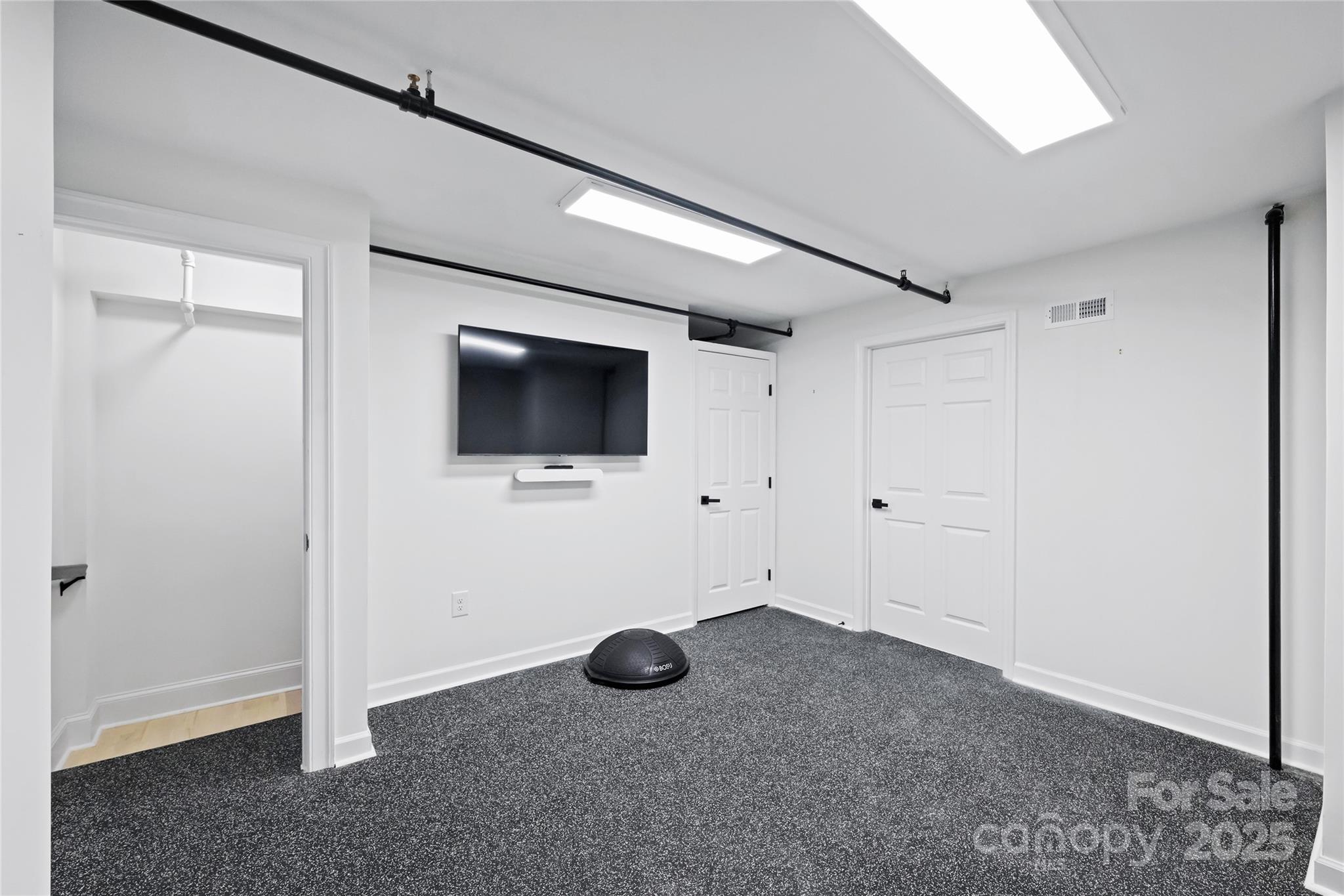 127 N Tryon Street Unit: 615