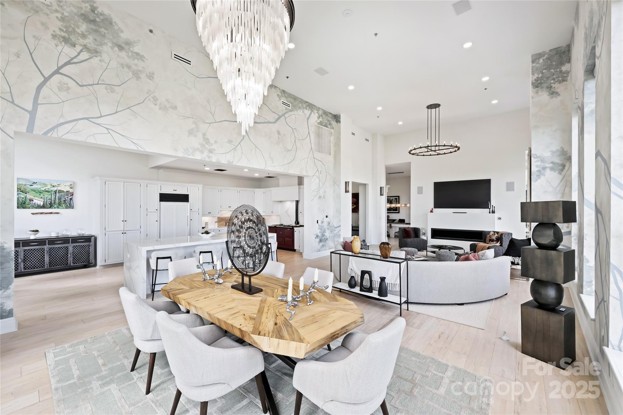 127 N Tryon Street Unit: 615