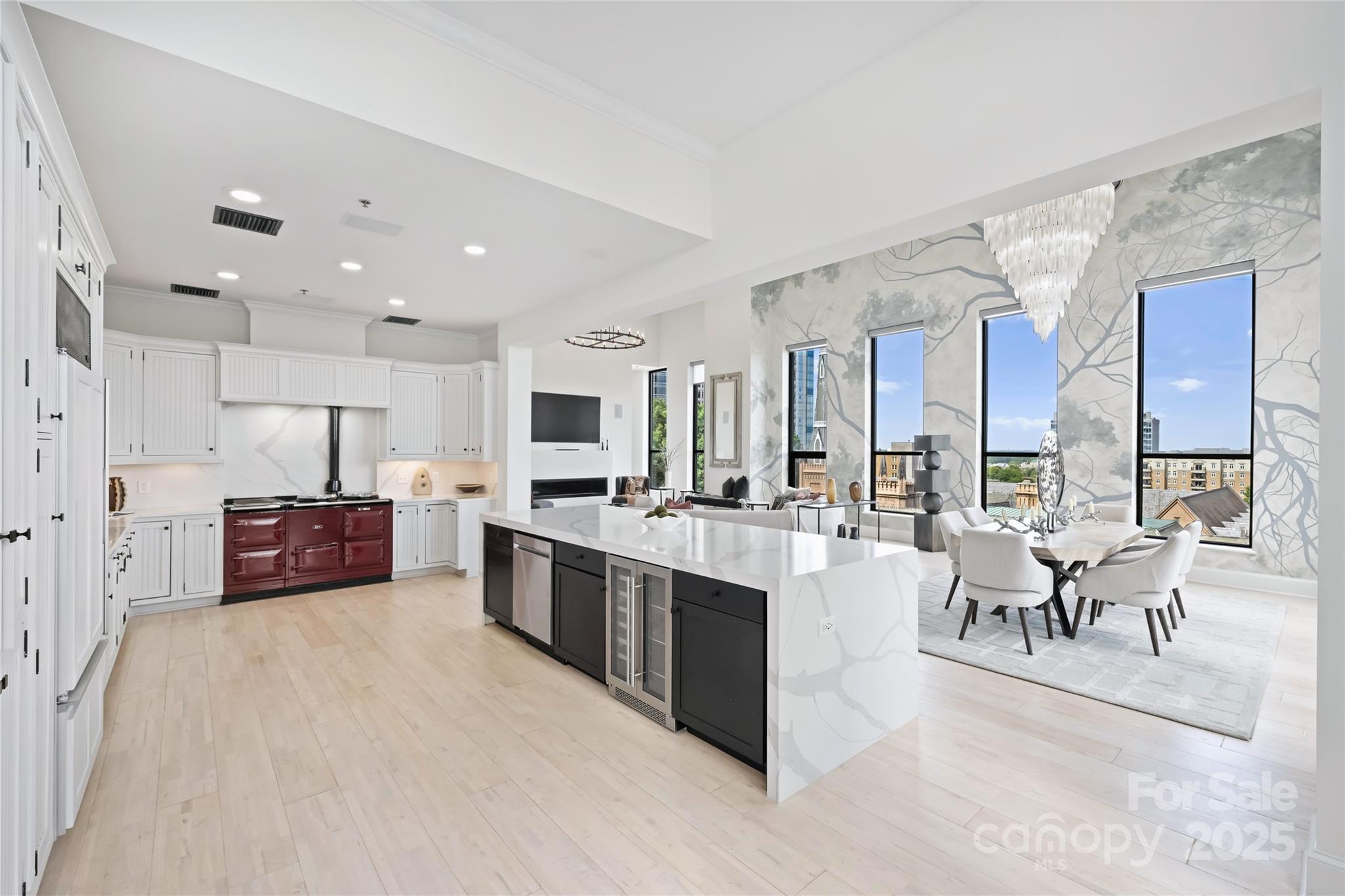 127 N Tryon Street Unit: 615