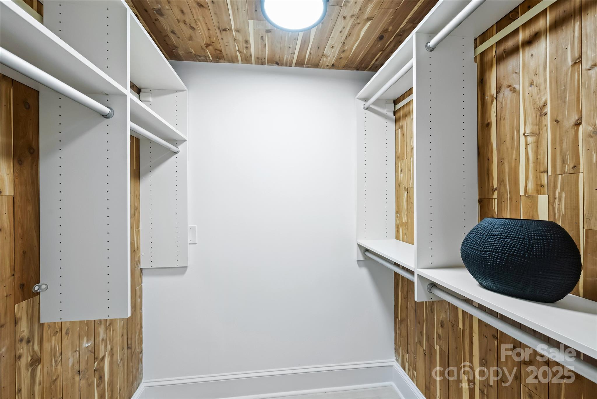 127 N Tryon Street Unit: 615