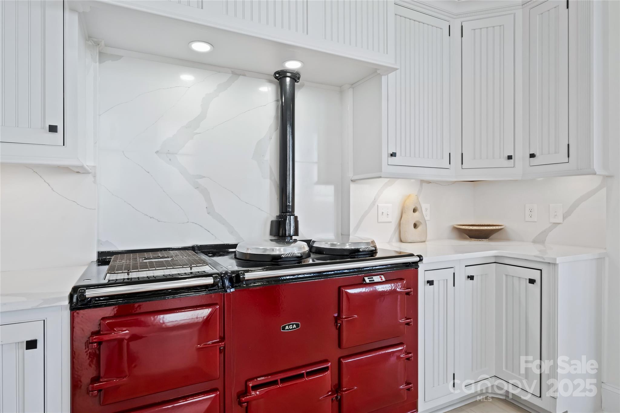 127 N Tryon Street Unit: 615