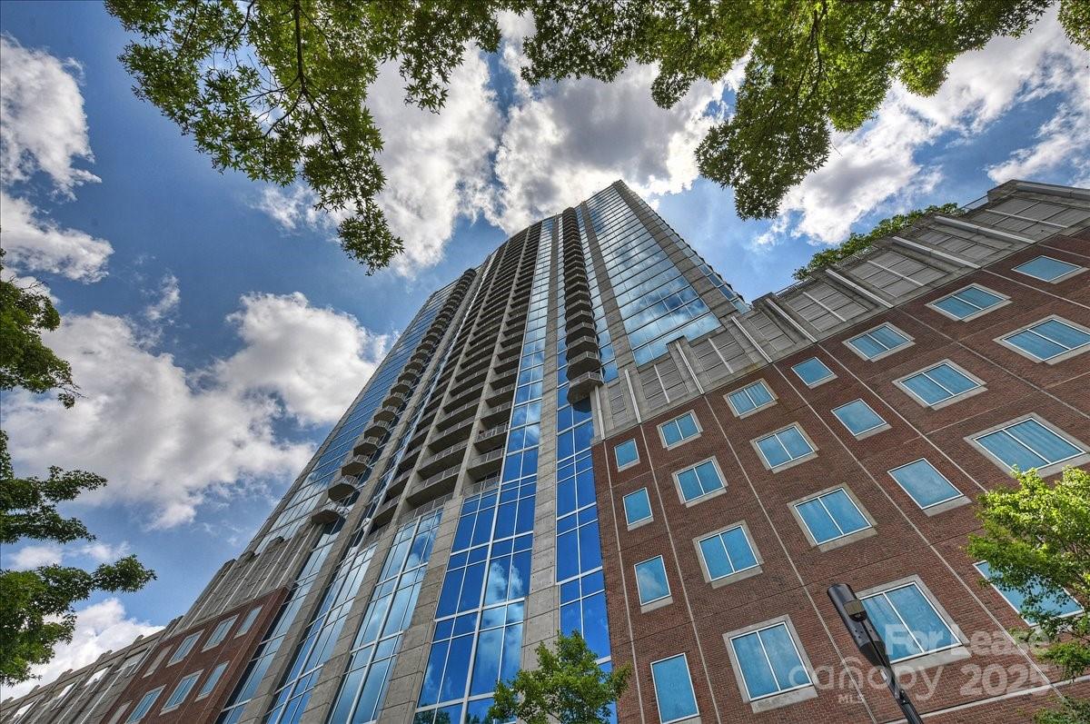 210 N Church Street Unit: 1505