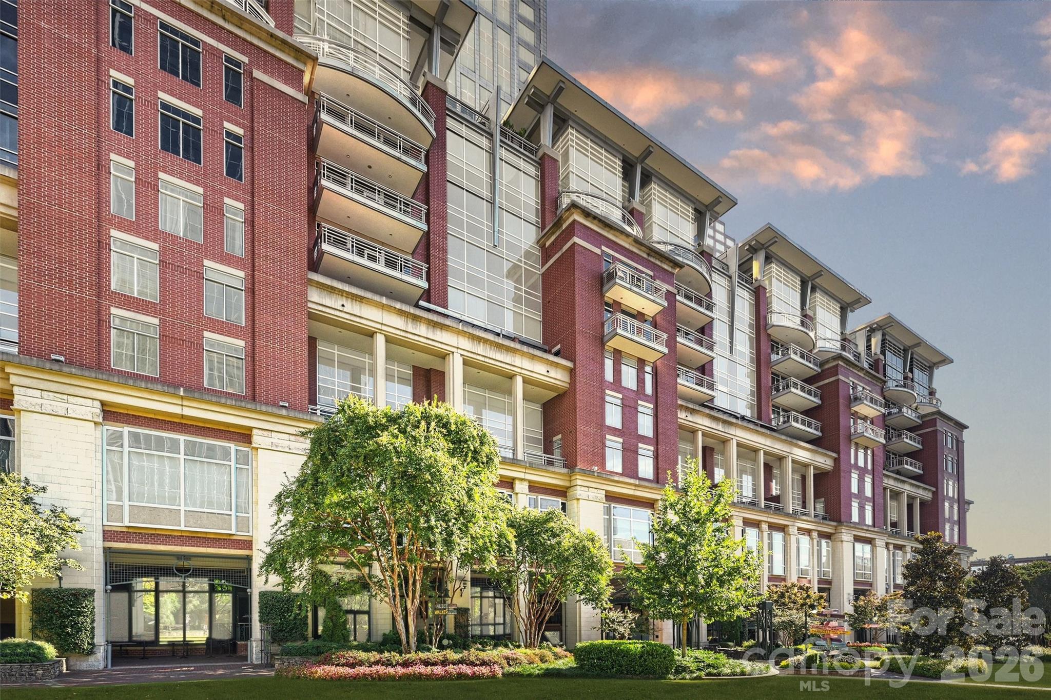 435 S Tryon Street Unit: 301