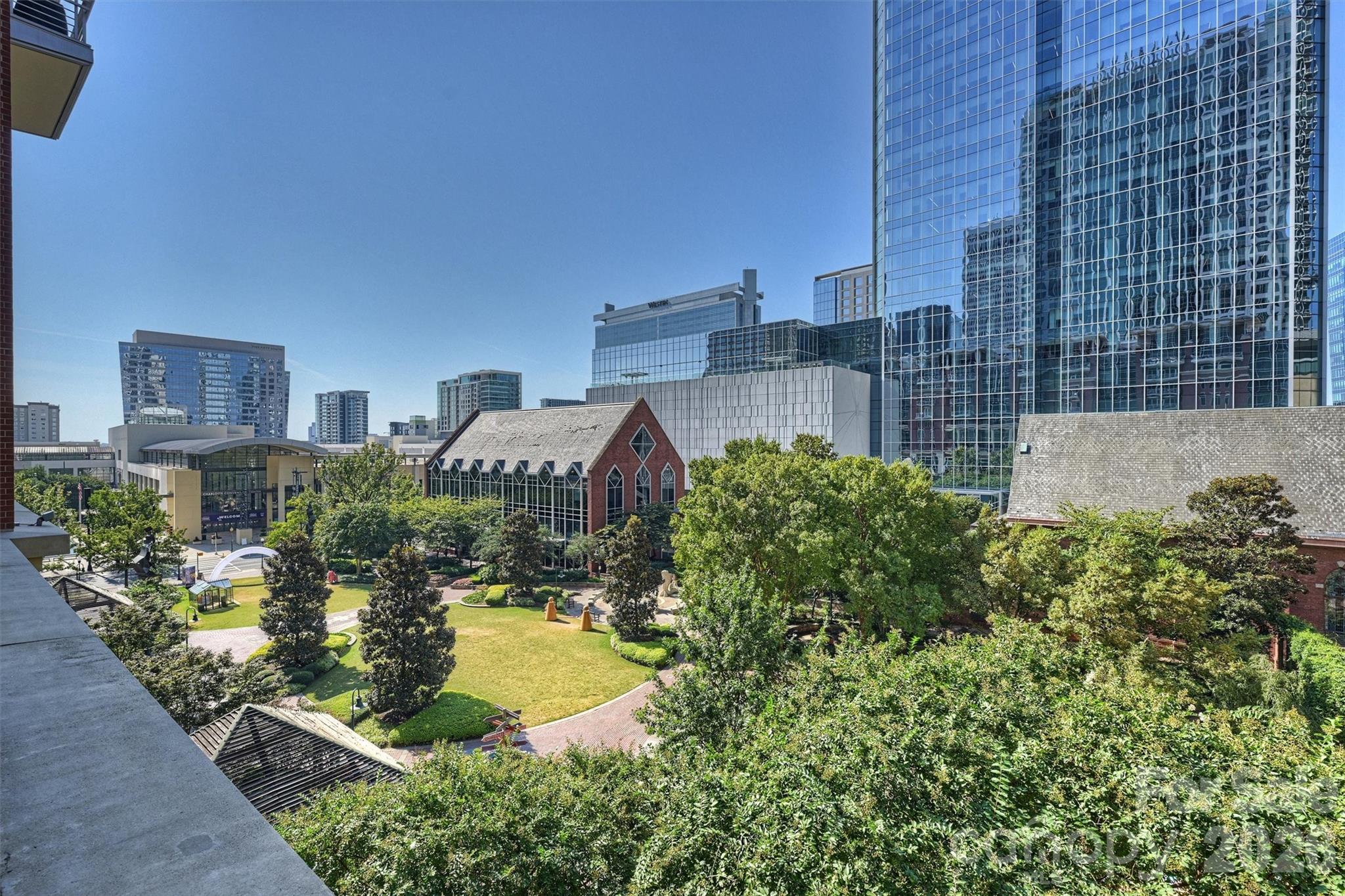 435 S Tryon Street Unit: 301