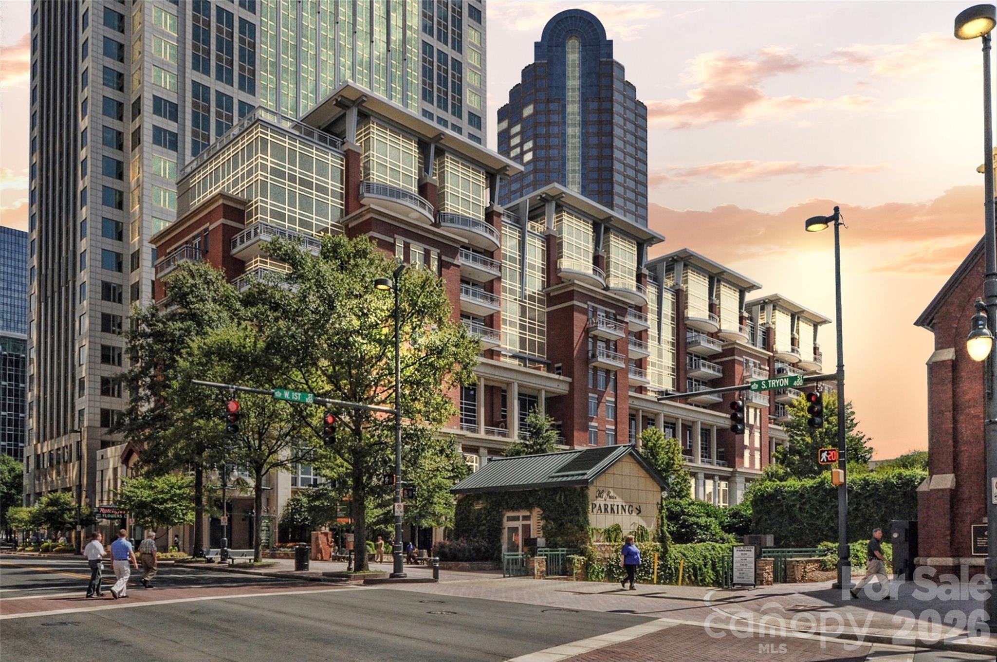 435 S Tryon Street Unit: 301