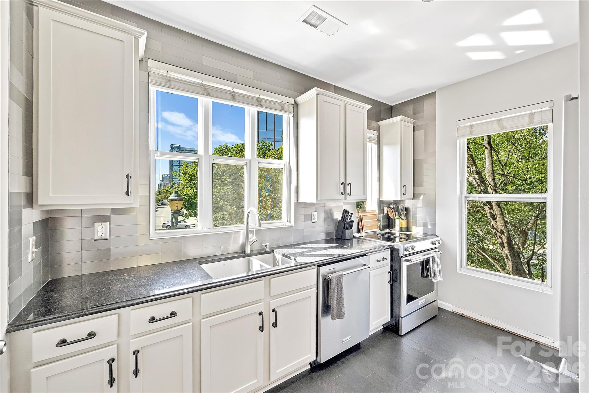 1425 Camden Road