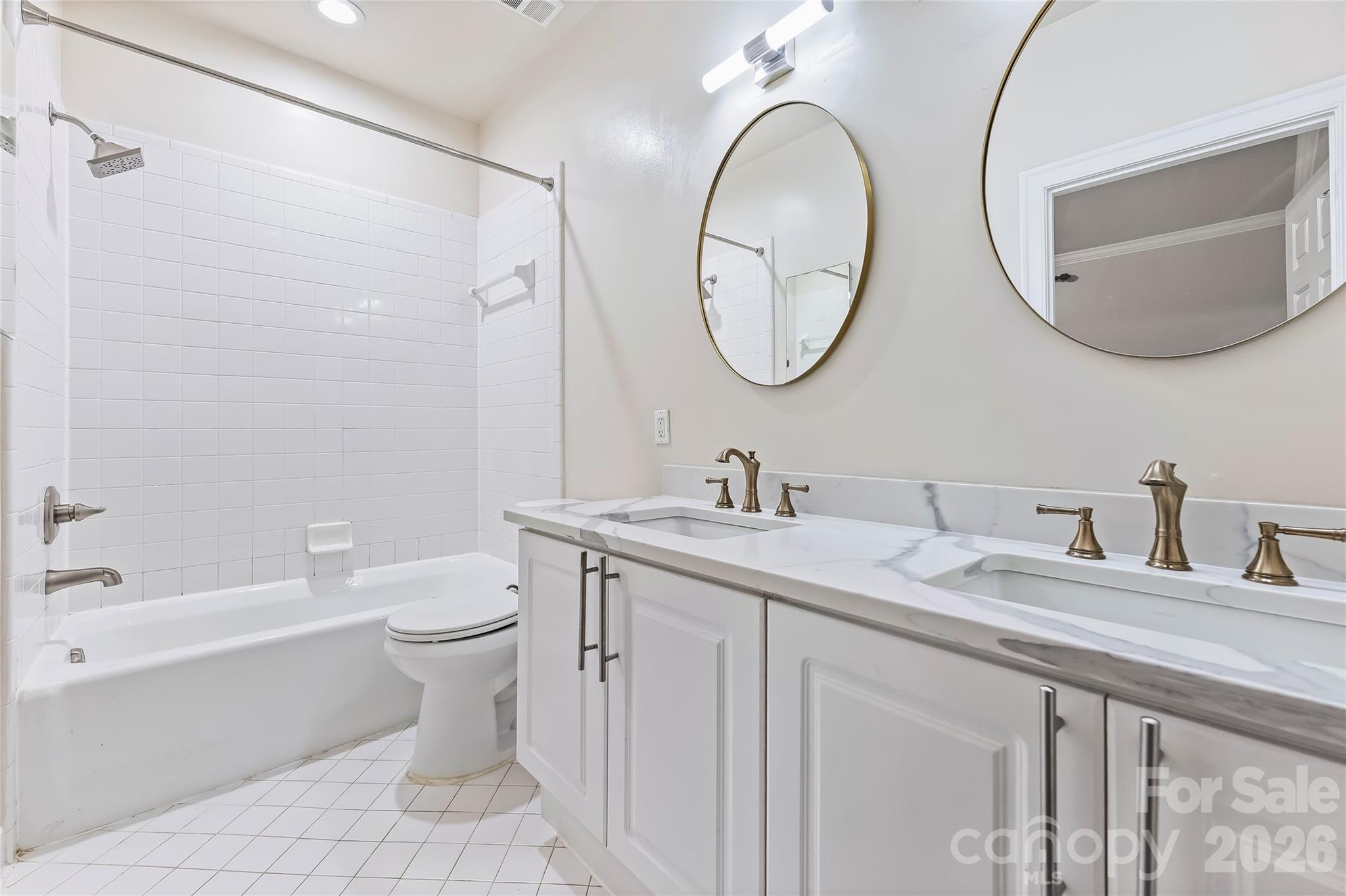 127 N Tryon Street Unit: 508