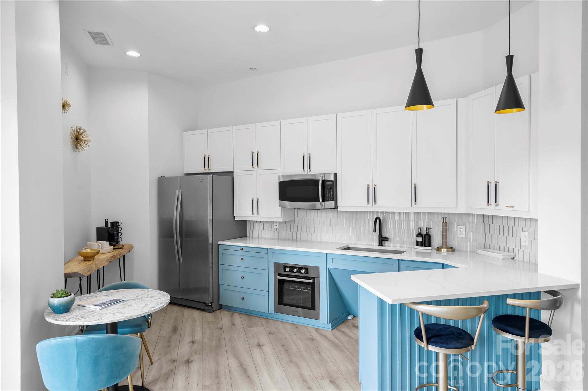 333 W Trade Street Unit: 2702