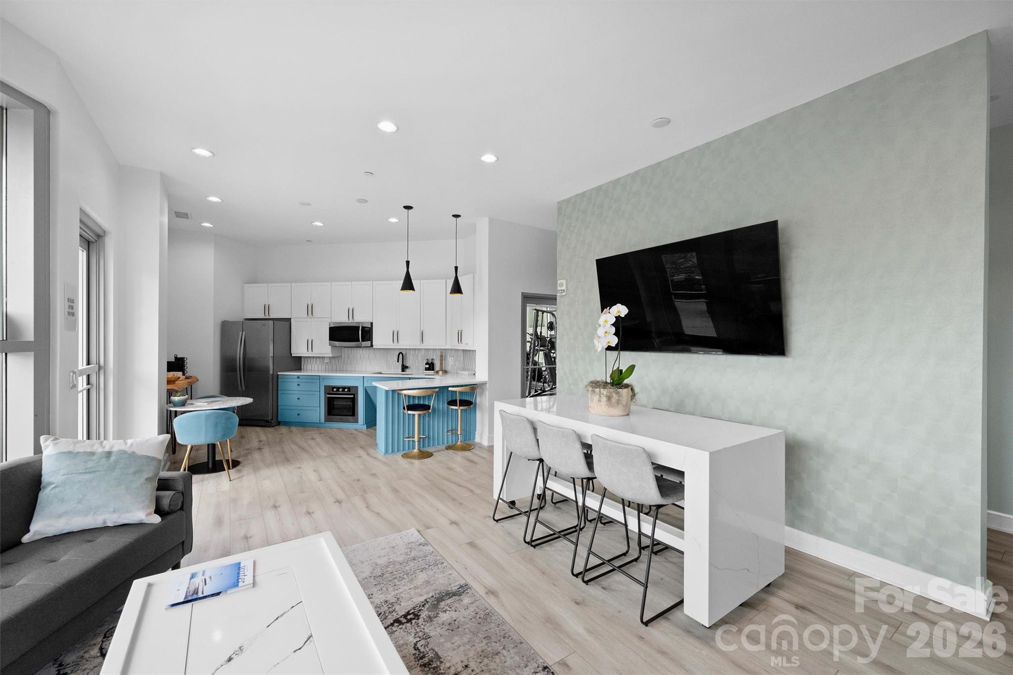 333 W Trade Street Unit: 2702