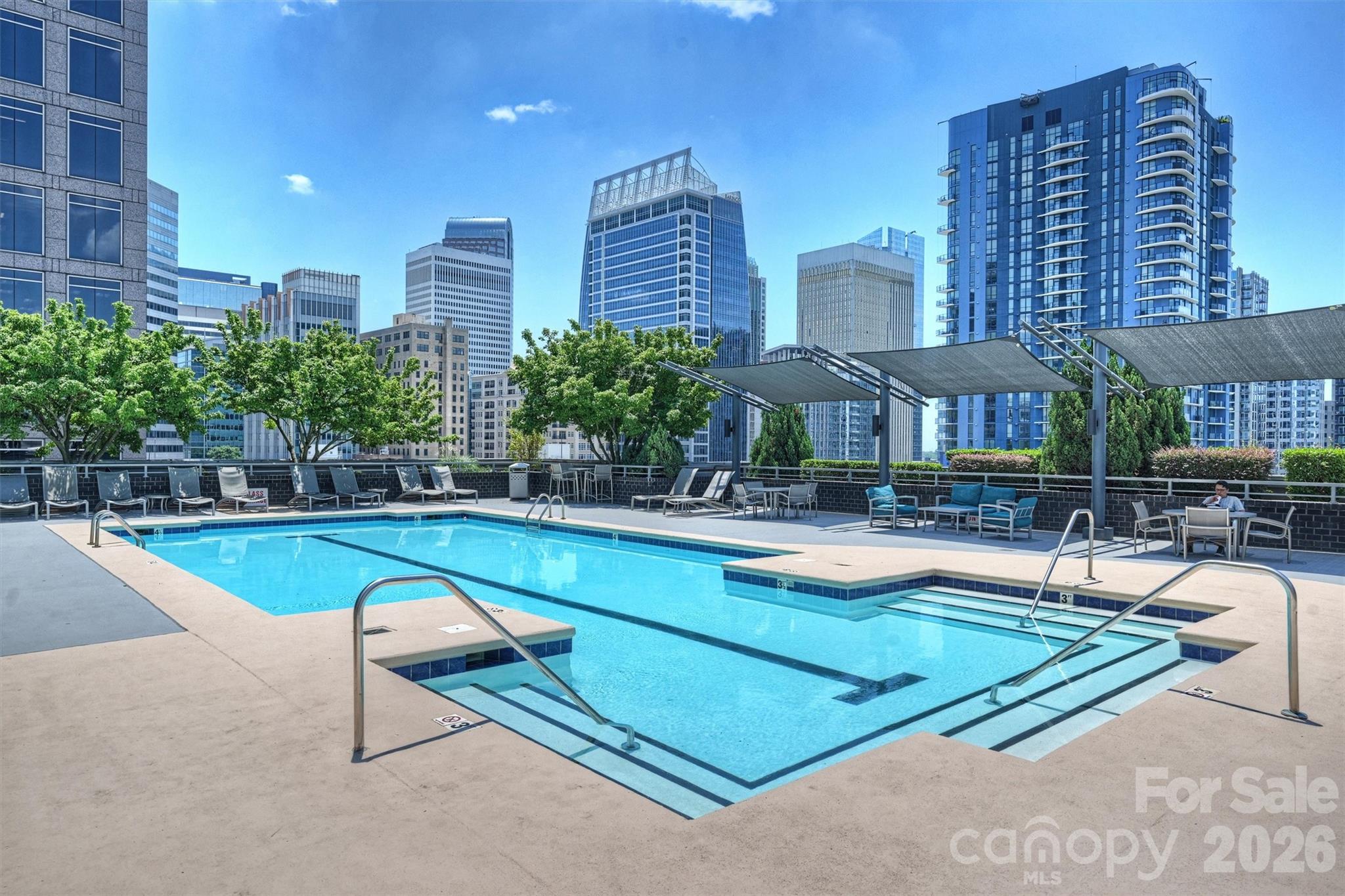 333 W Trade Street Unit: 2702