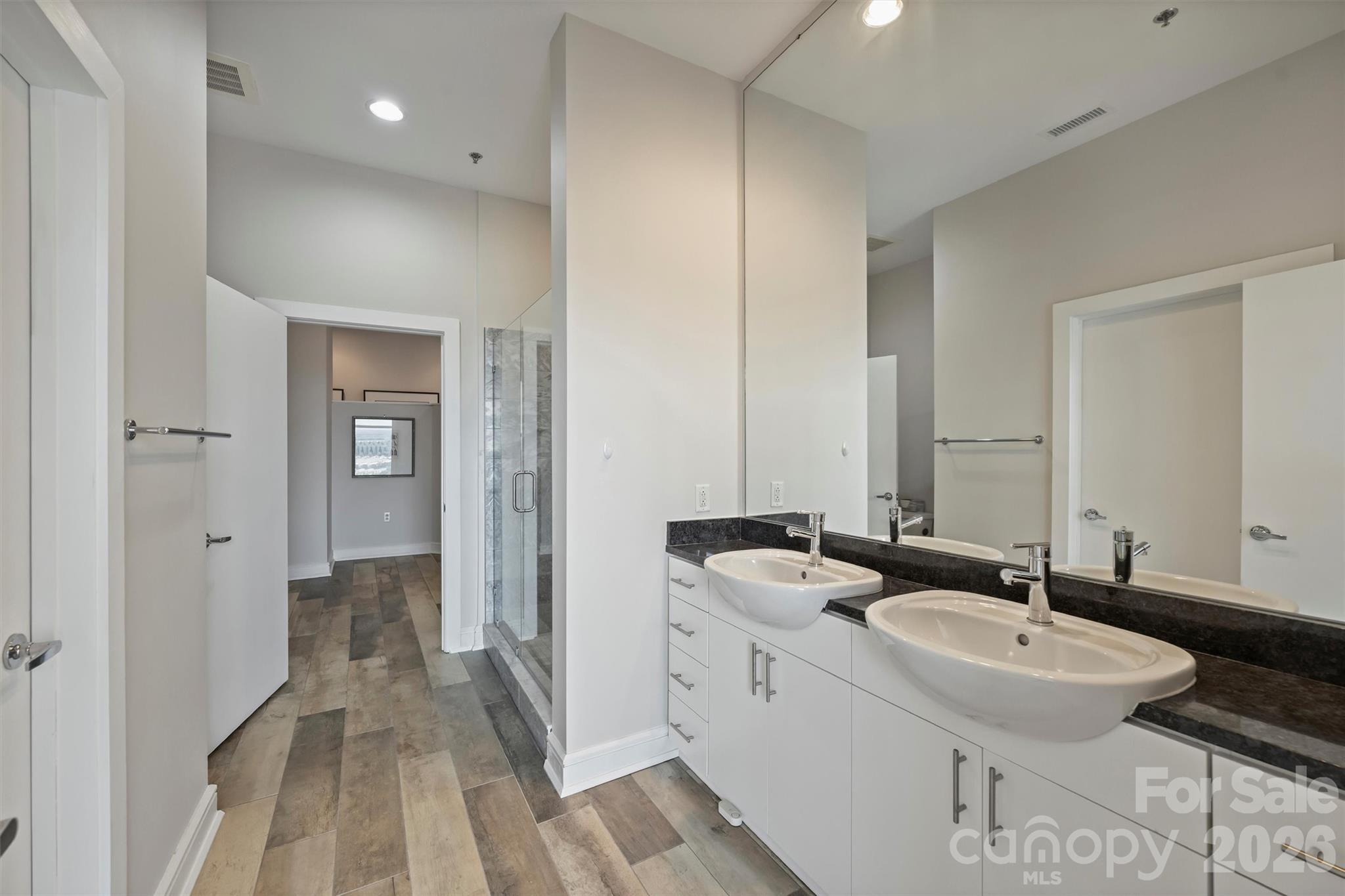 333 W Trade Street Unit: 2702