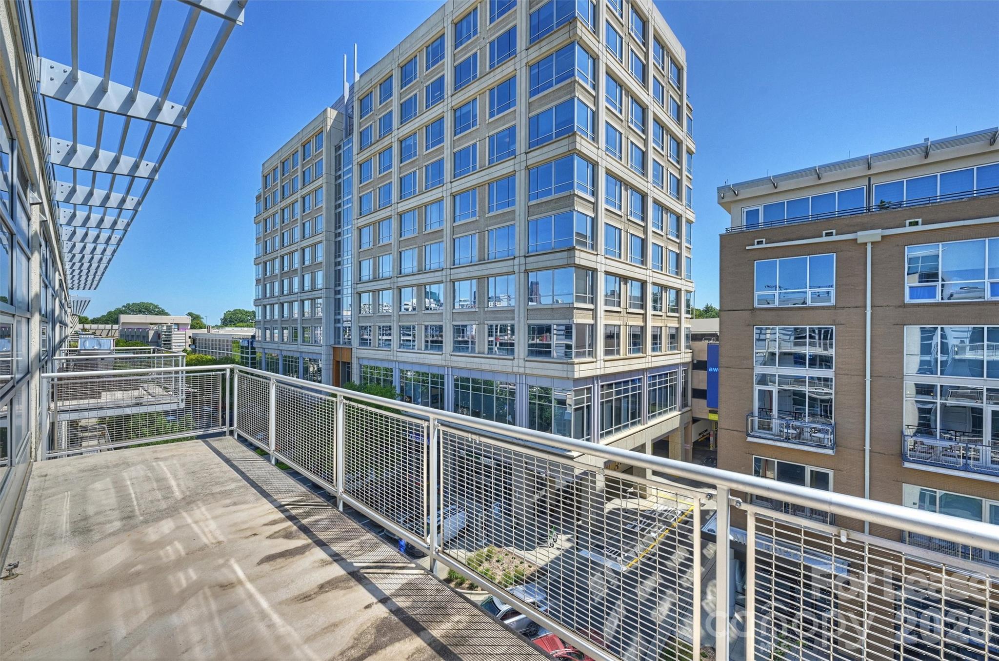 1100 Metropolitan Avenue Unit: 405