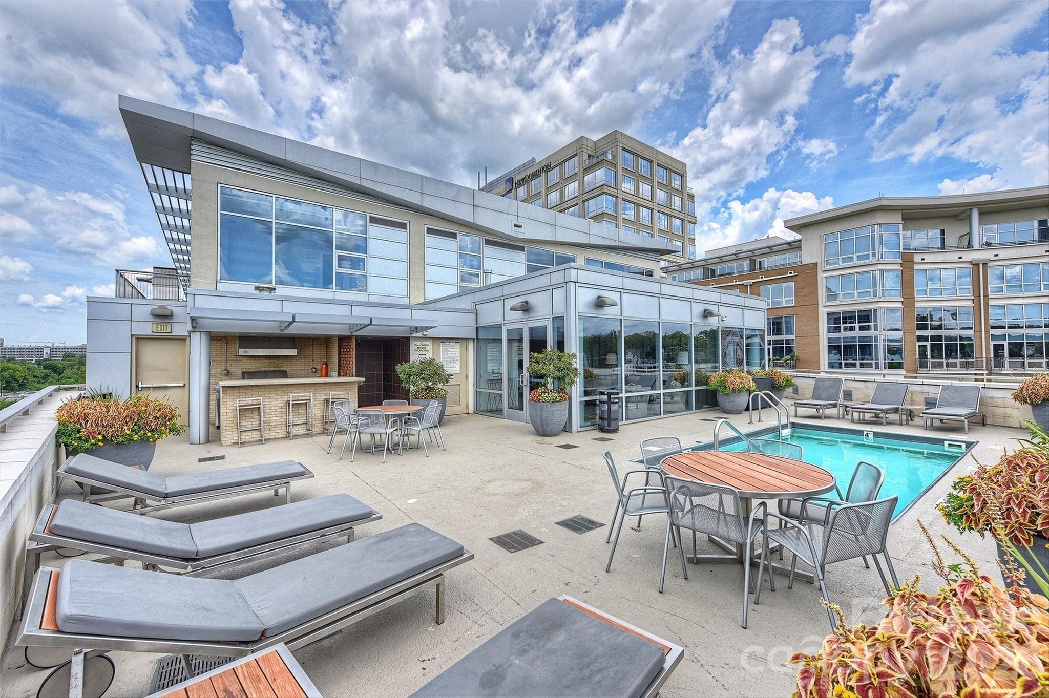 1100 Metropolitan Avenue Unit: 405