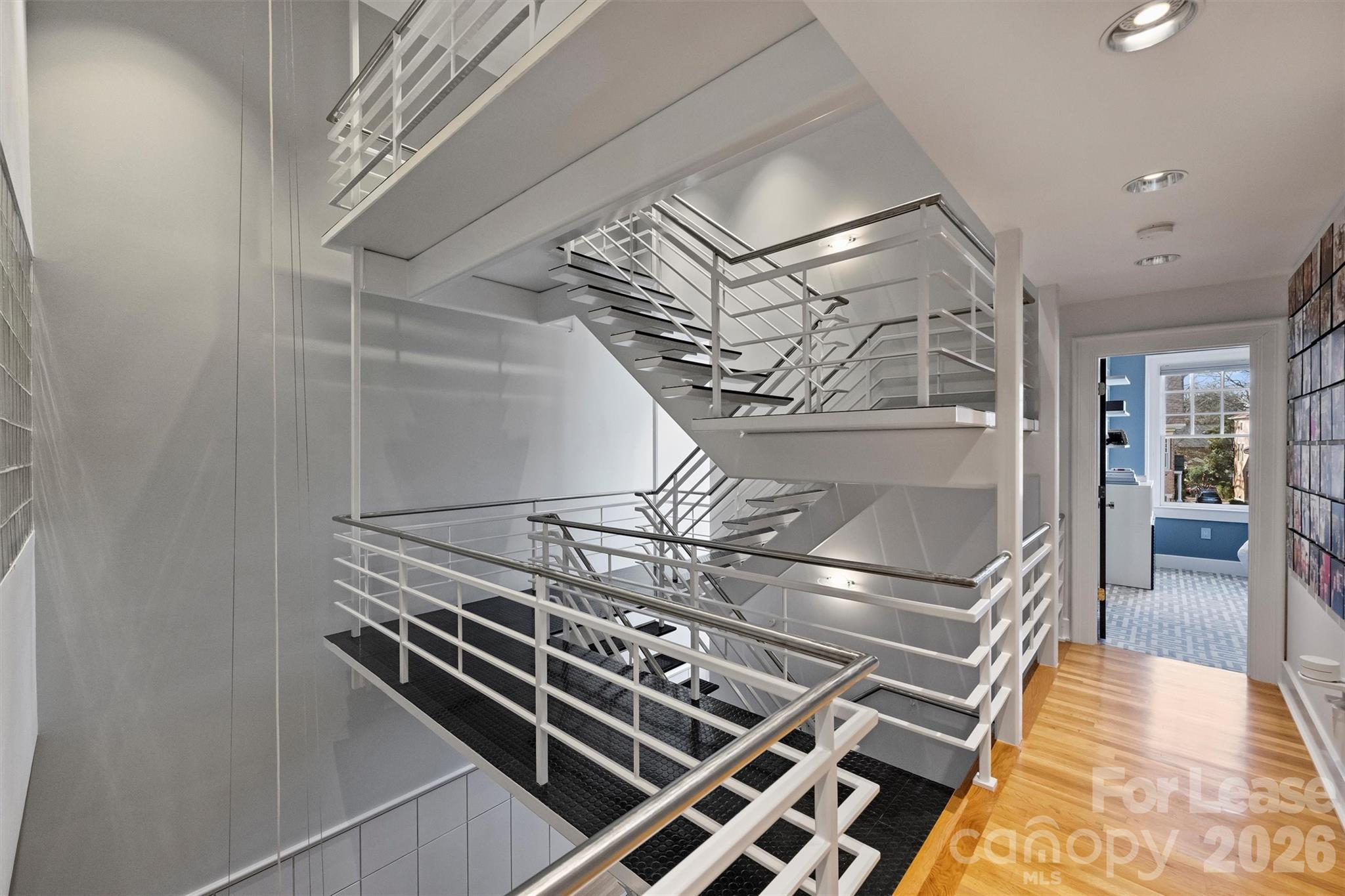 1124 Dilworth Crescent Row